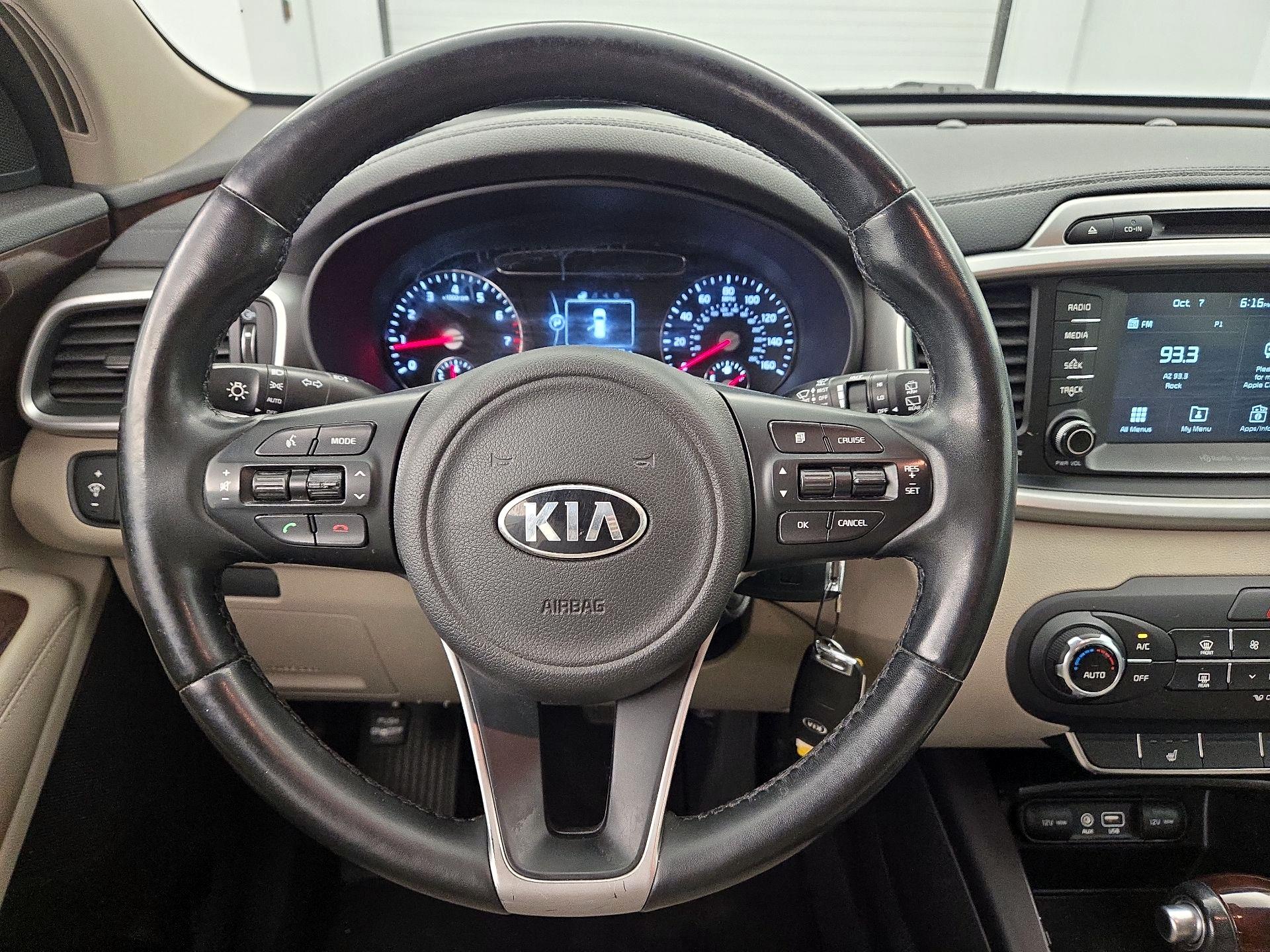 Thumbnail: 2017 Kia Sorento - 10