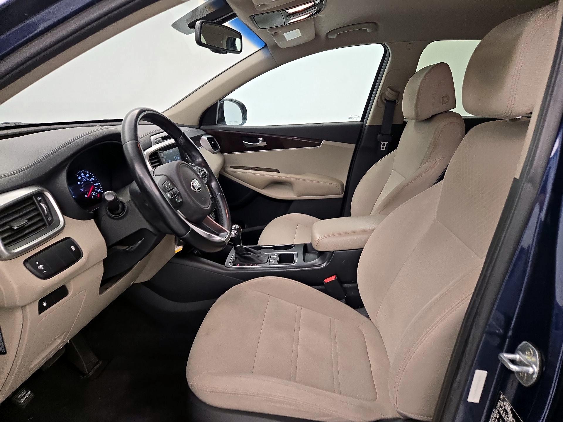 Thumbnail: 2017 Kia Sorento - 11