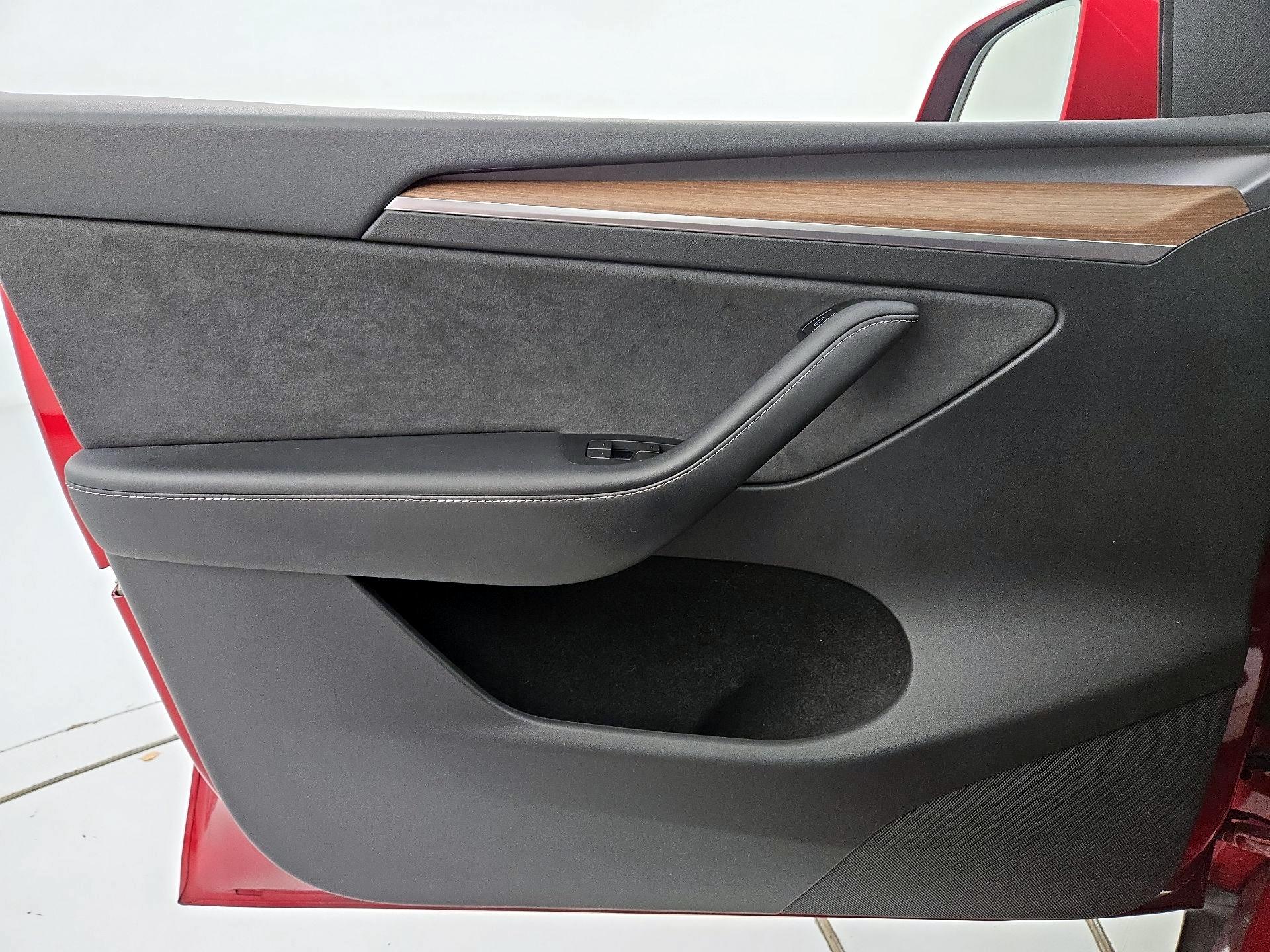Thumbnail: 2024 Tesla Model Y - 12