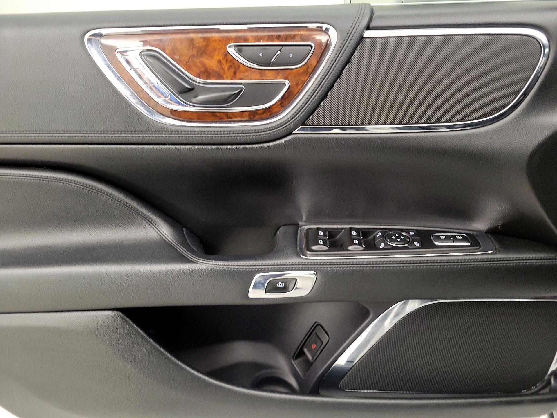 Thumbnail: 2019 Lincoln Continental - 12
