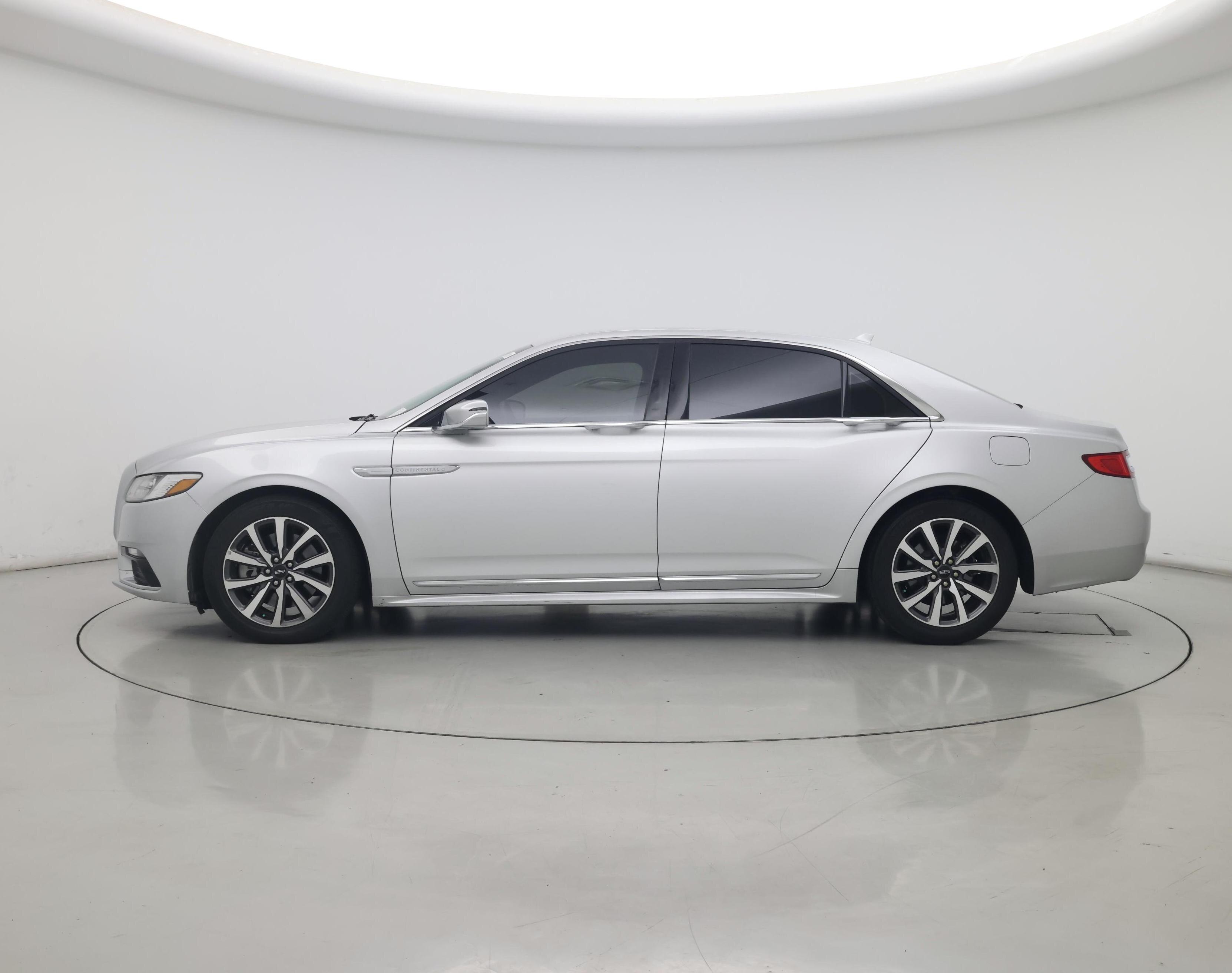 Thumbnail: 2019 Lincoln Continental - 3
