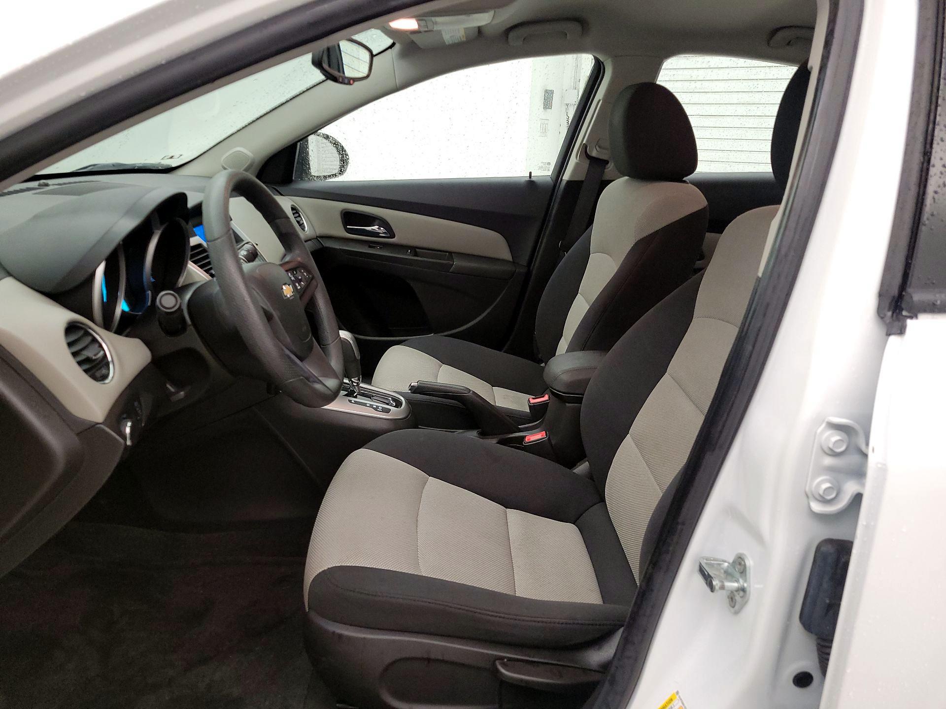 Thumbnail: 2016 Chevrolet Cruze - 11