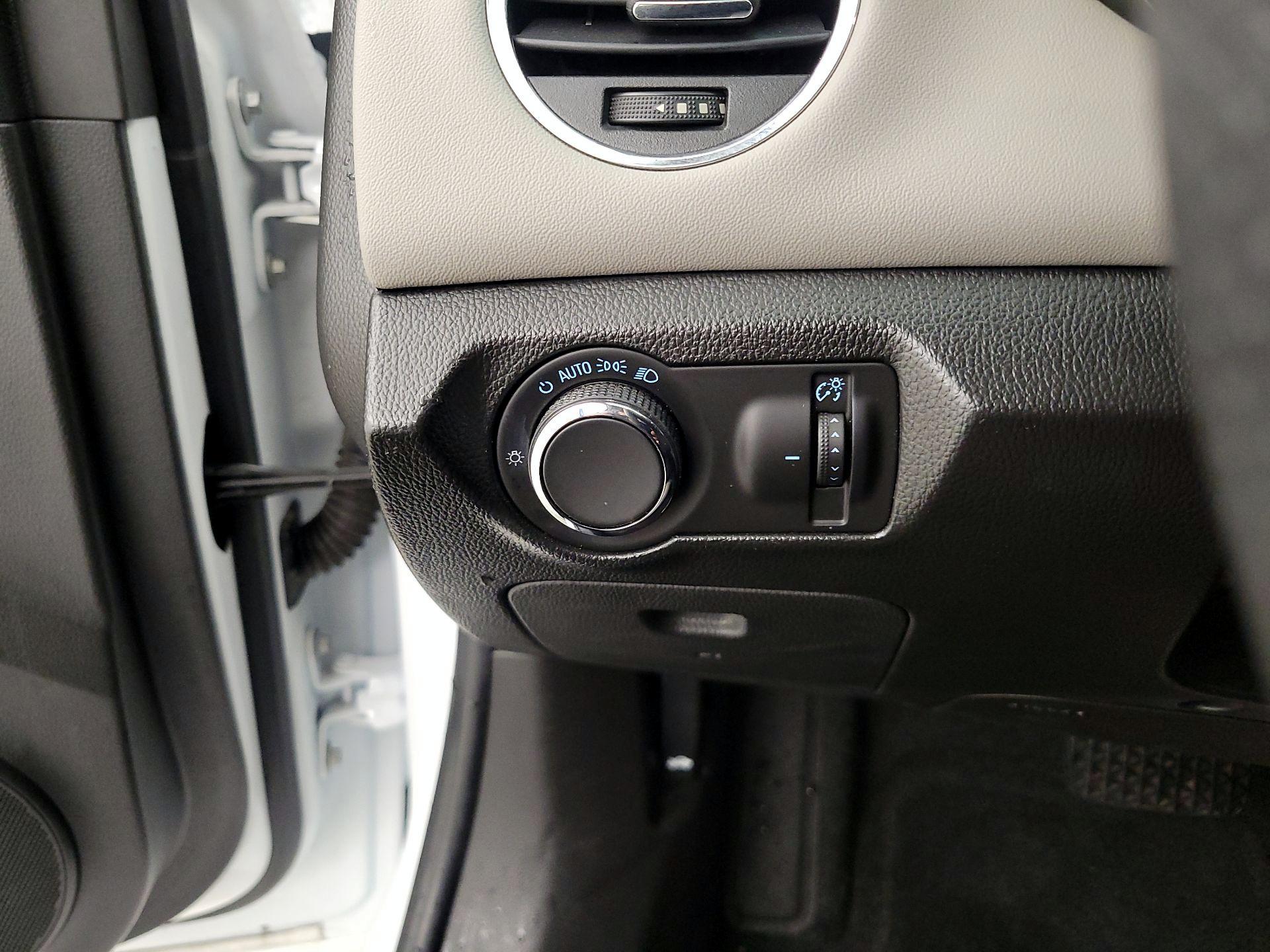 Thumbnail: 2016 Chevrolet Cruze - 13