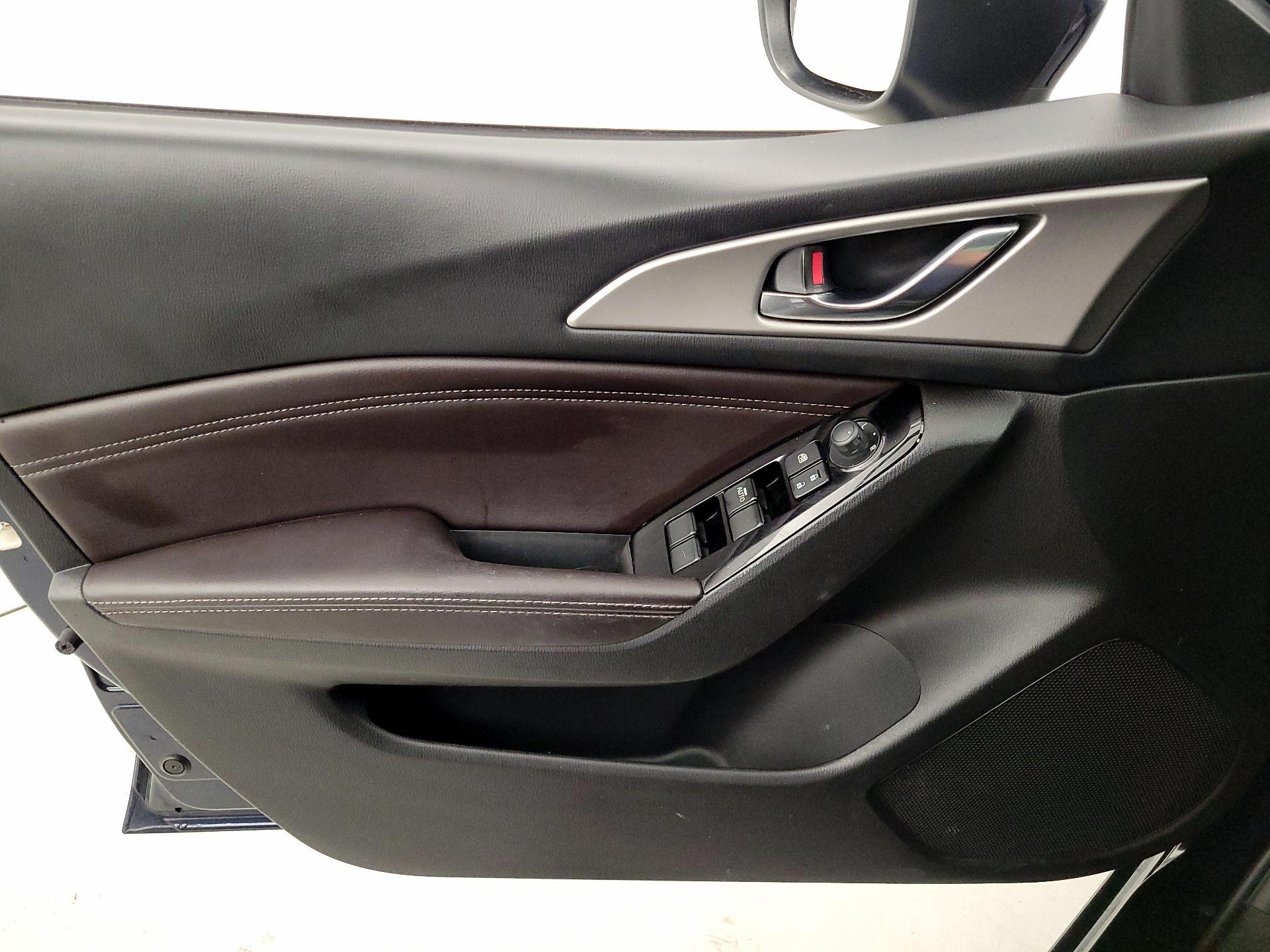 Thumbnail: 2018 Mazda Mazda3 - 12