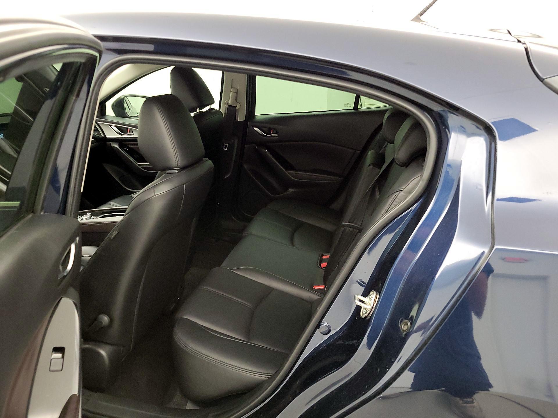Thumbnail: 2018 Mazda Mazda3 - 17
