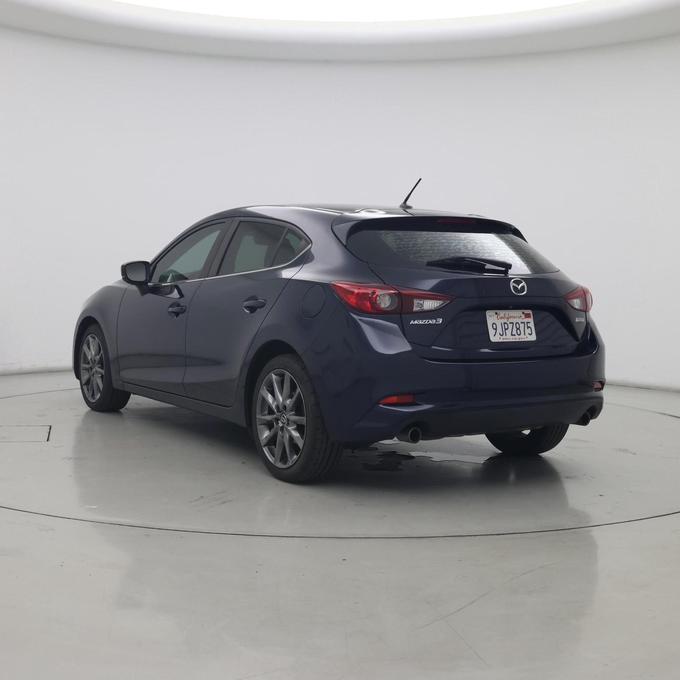 Thumbnail: 2018 Mazda Mazda3 - 2