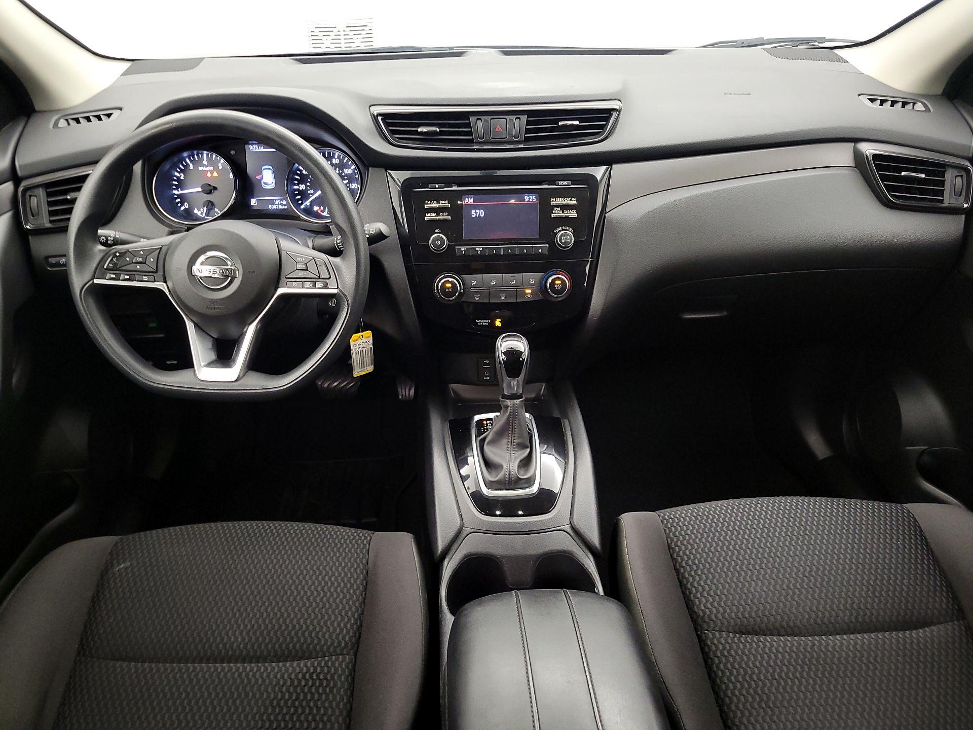 Thumbnail: 2017 Nissan Rogue Sport - 9