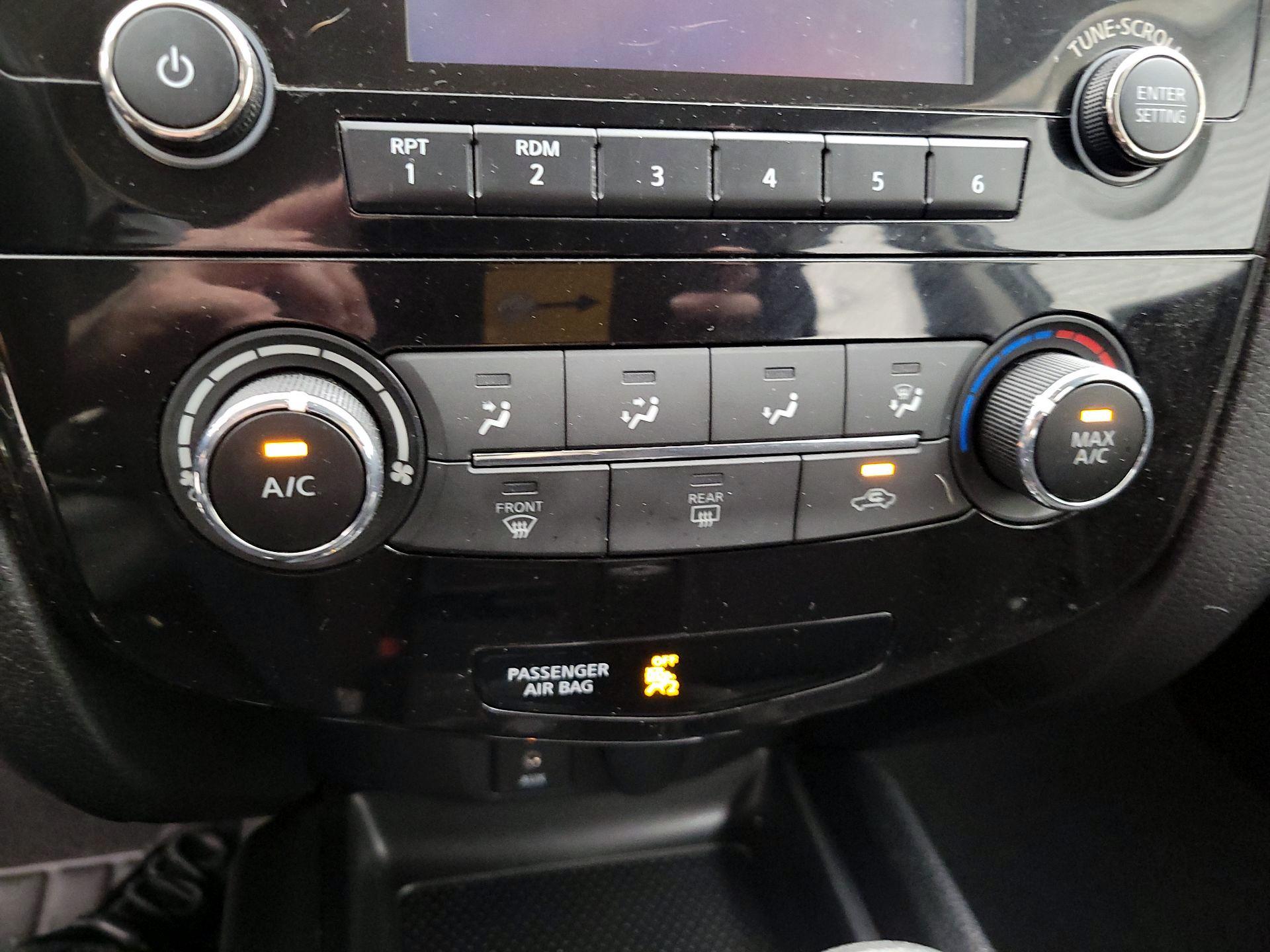 Thumbnail: 2017 Nissan Rogue Sport - 16
