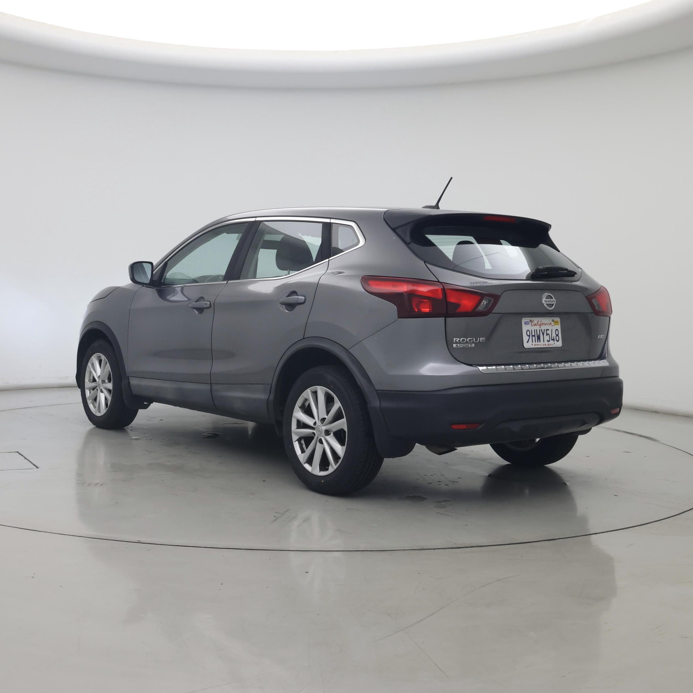 Thumbnail: 2017 Nissan Rogue Sport - 2