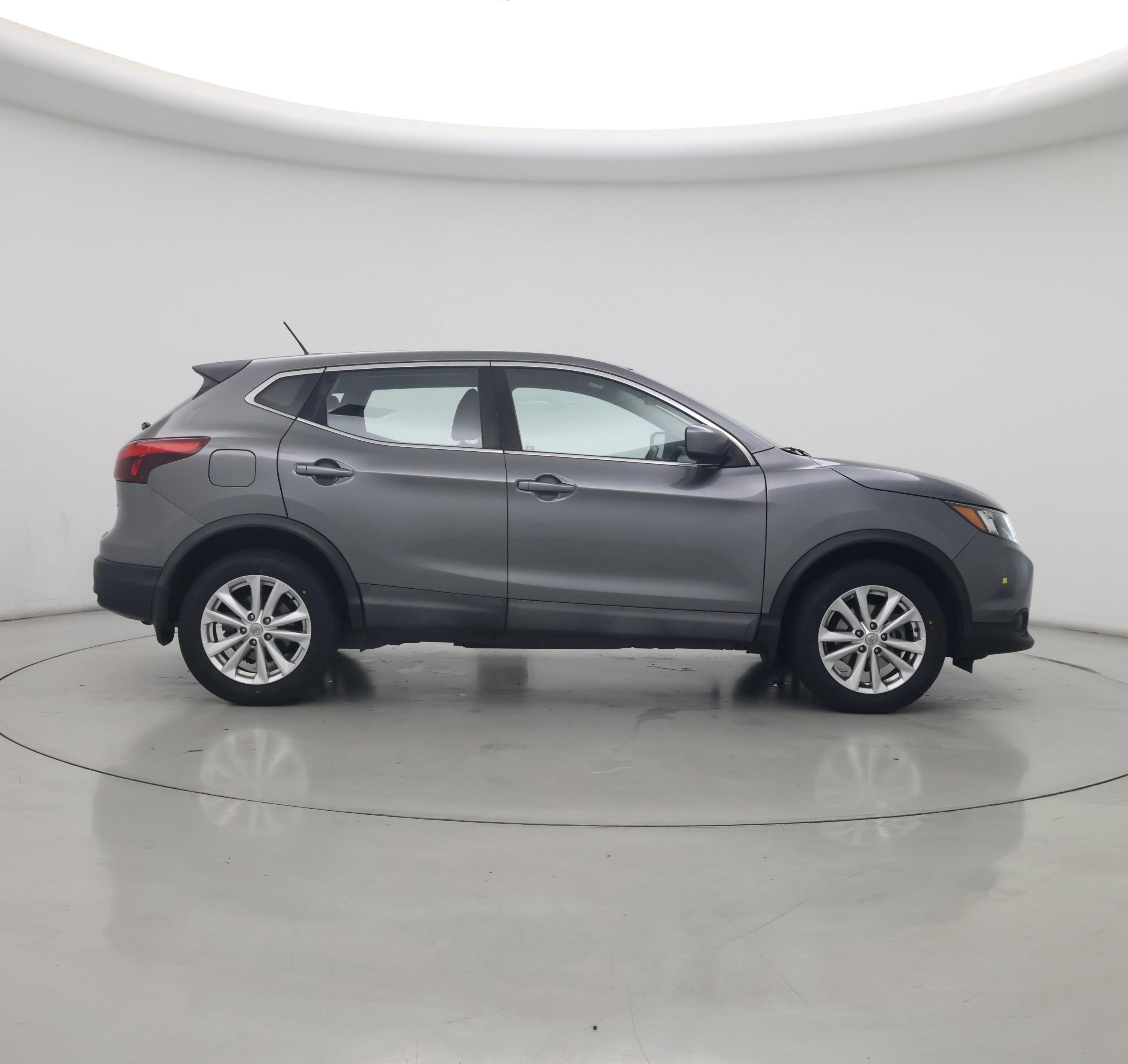 Thumbnail: 2017 Nissan Rogue Sport - 7