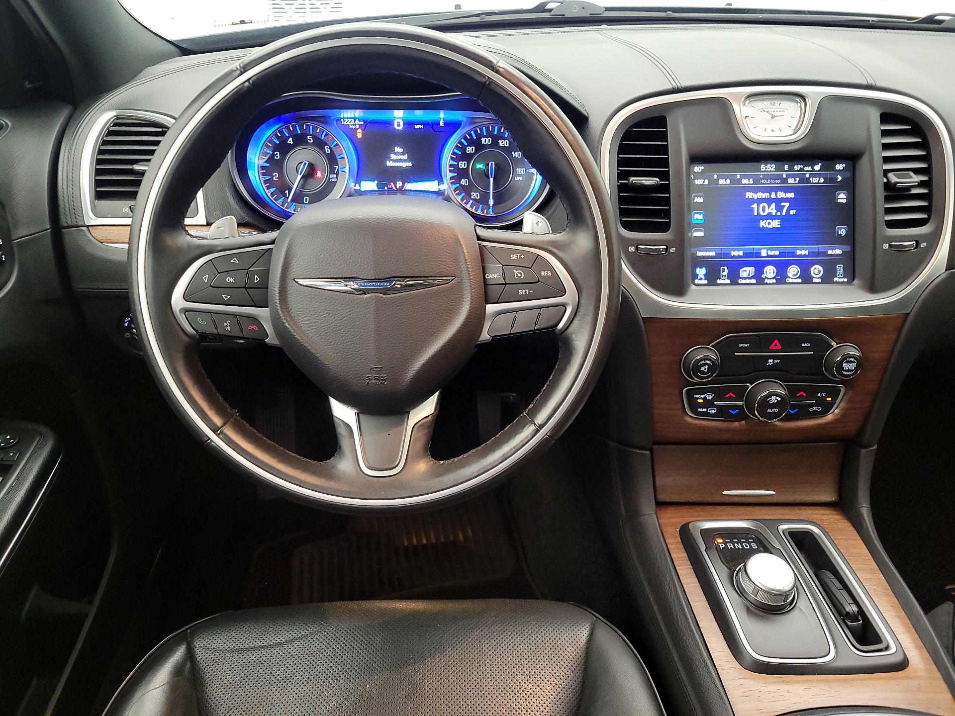 Thumbnail: 2016 Chrysler 300 - 10
