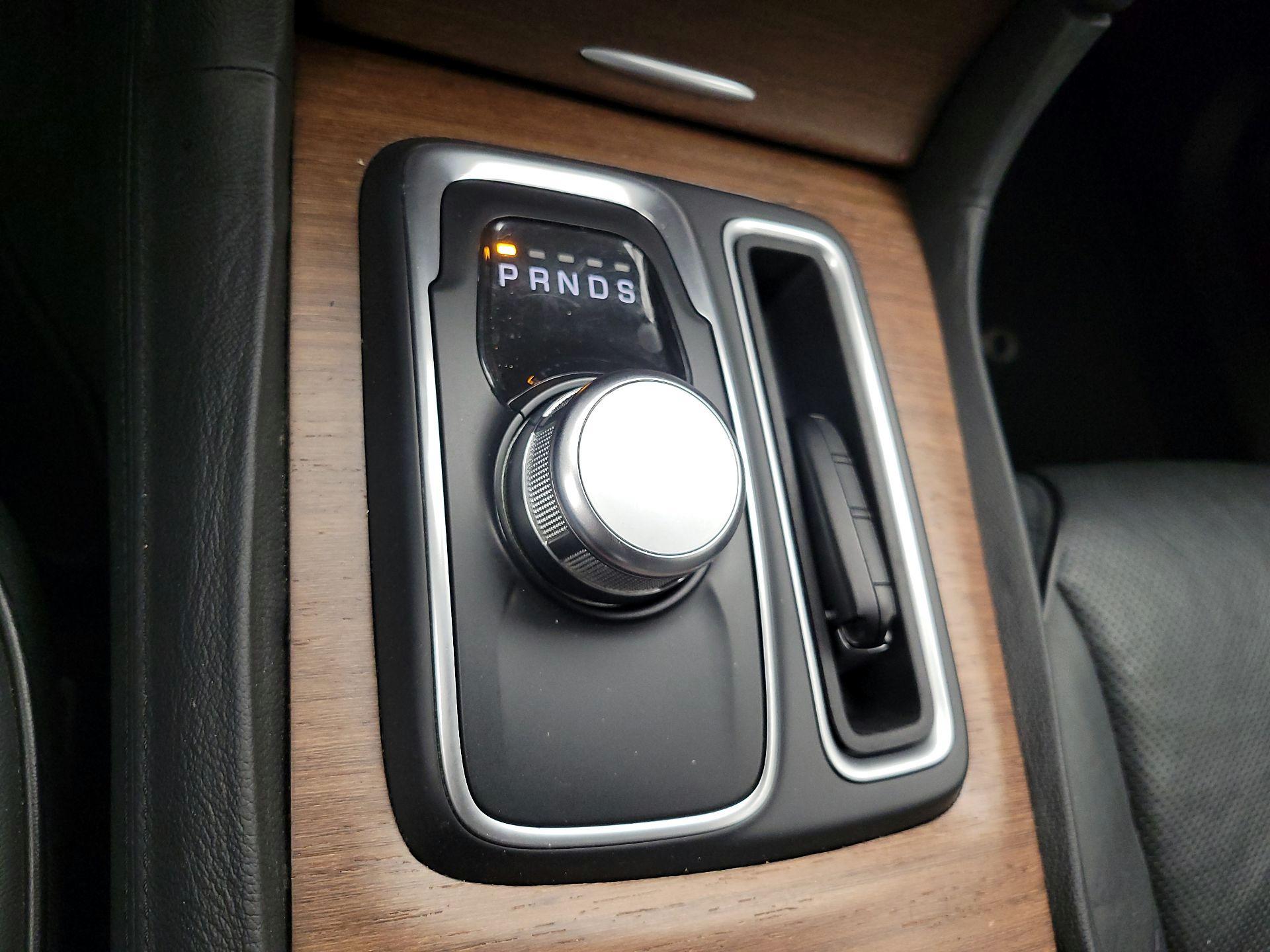 Thumbnail: 2016 Chrysler 300 - 18