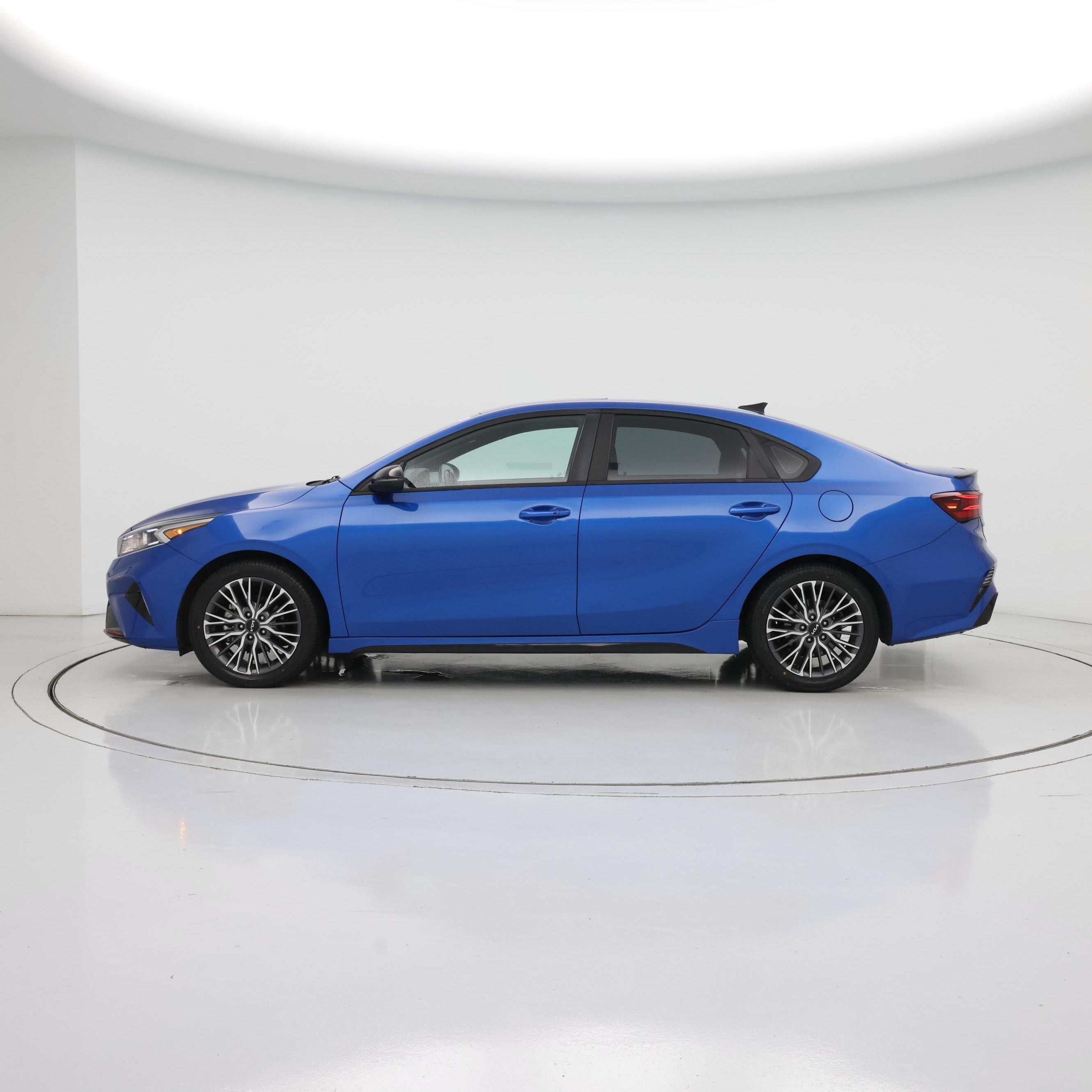 Thumbnail: 2022 Kia Forte - 3