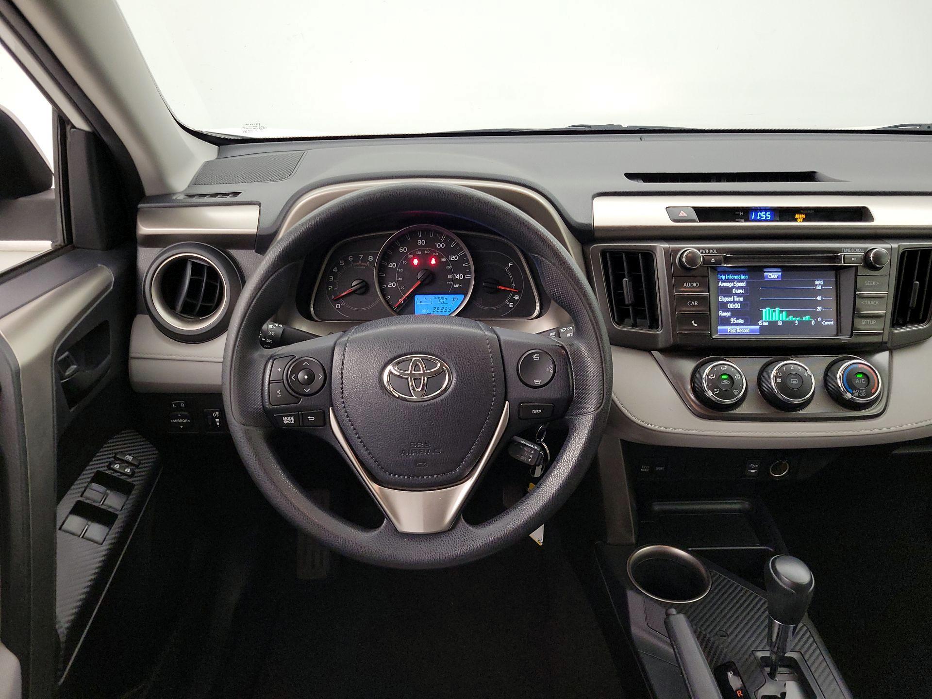 Thumbnail: 2015 Toyota RAV4 - 10