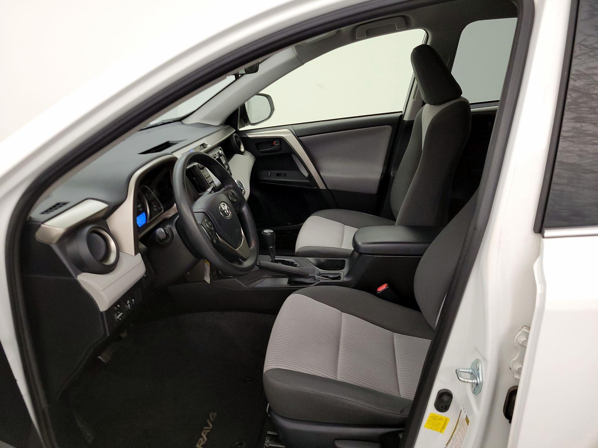 Thumbnail: 2015 Toyota RAV4 - 11