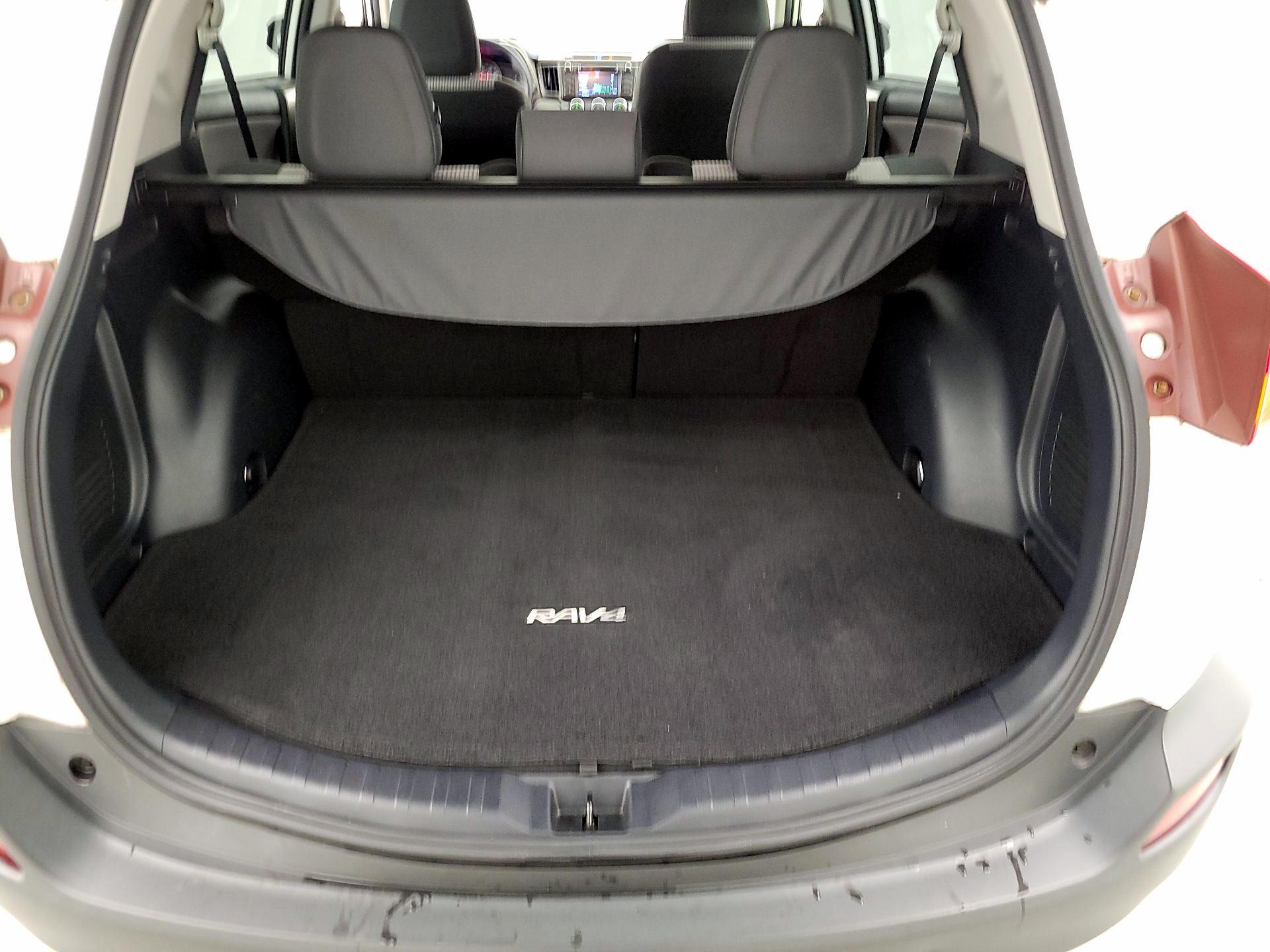 Thumbnail: 2015 Toyota RAV4 - 18