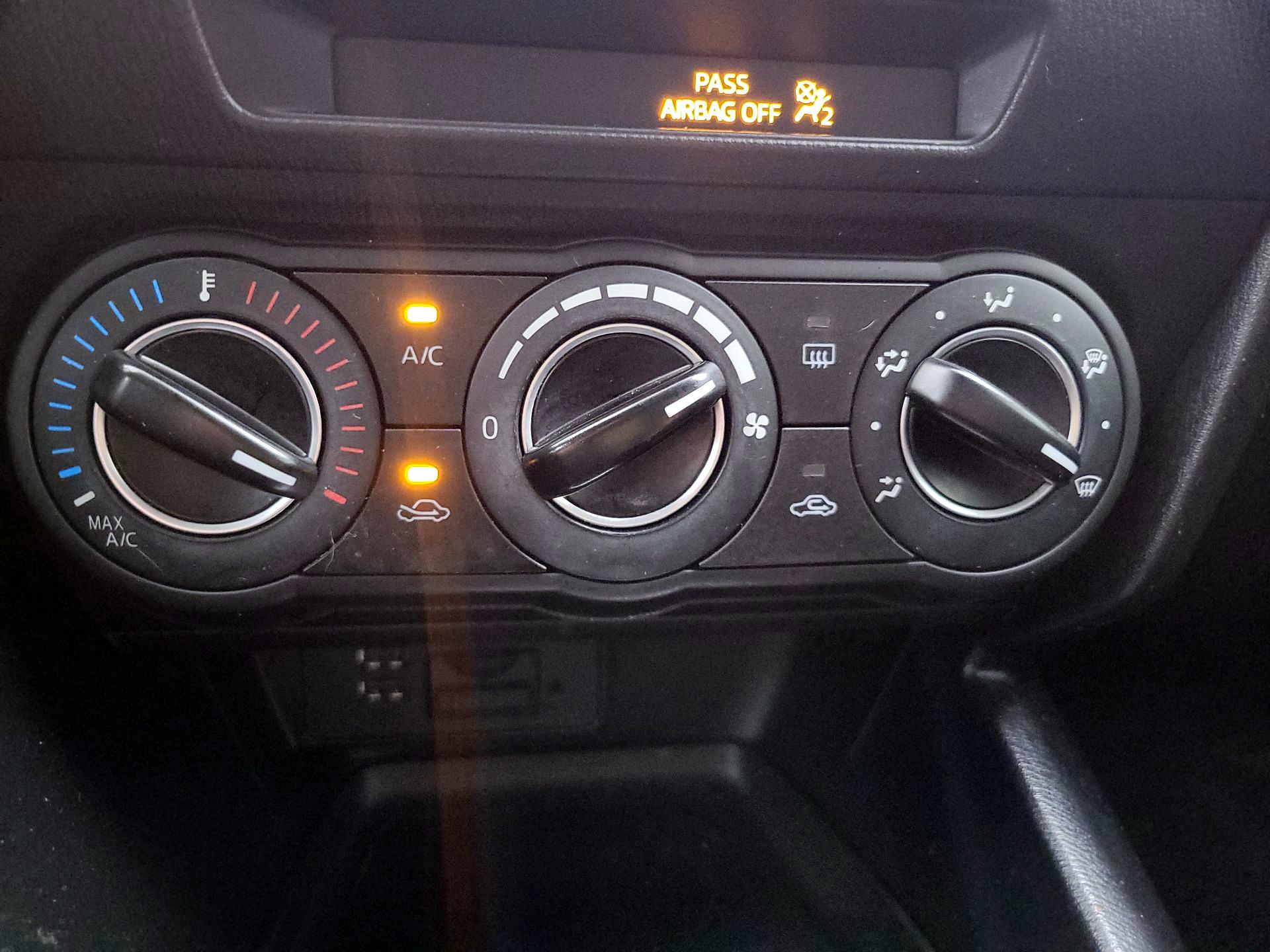 Thumbnail: 2015 Mazda Mazda3 - 17