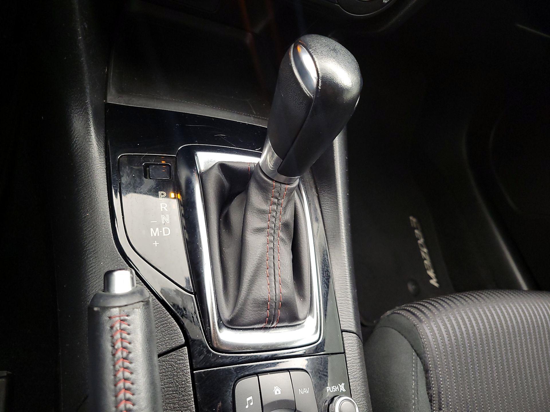 Thumbnail: 2015 Mazda Mazda3 - 18
