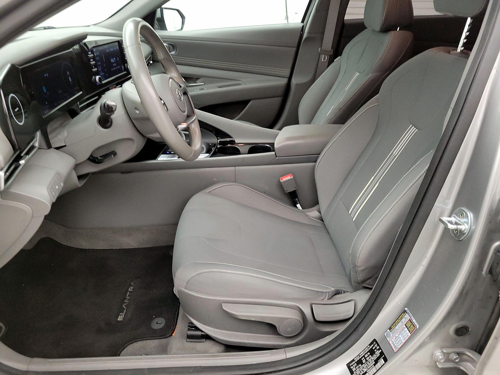 Thumbnail: 2021 Hyundai Elantra - 11