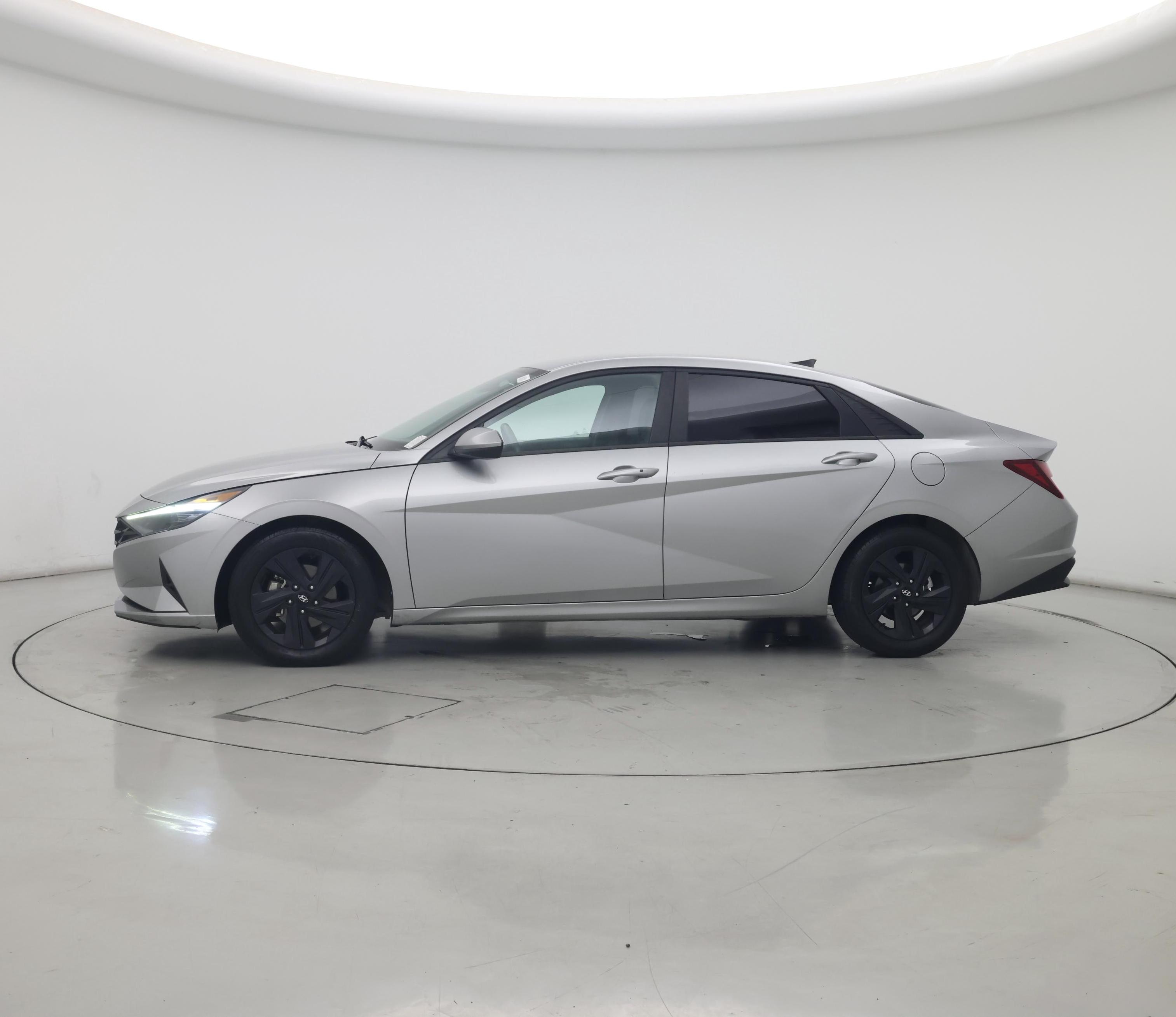 Thumbnail: 2021 Hyundai Elantra - 3