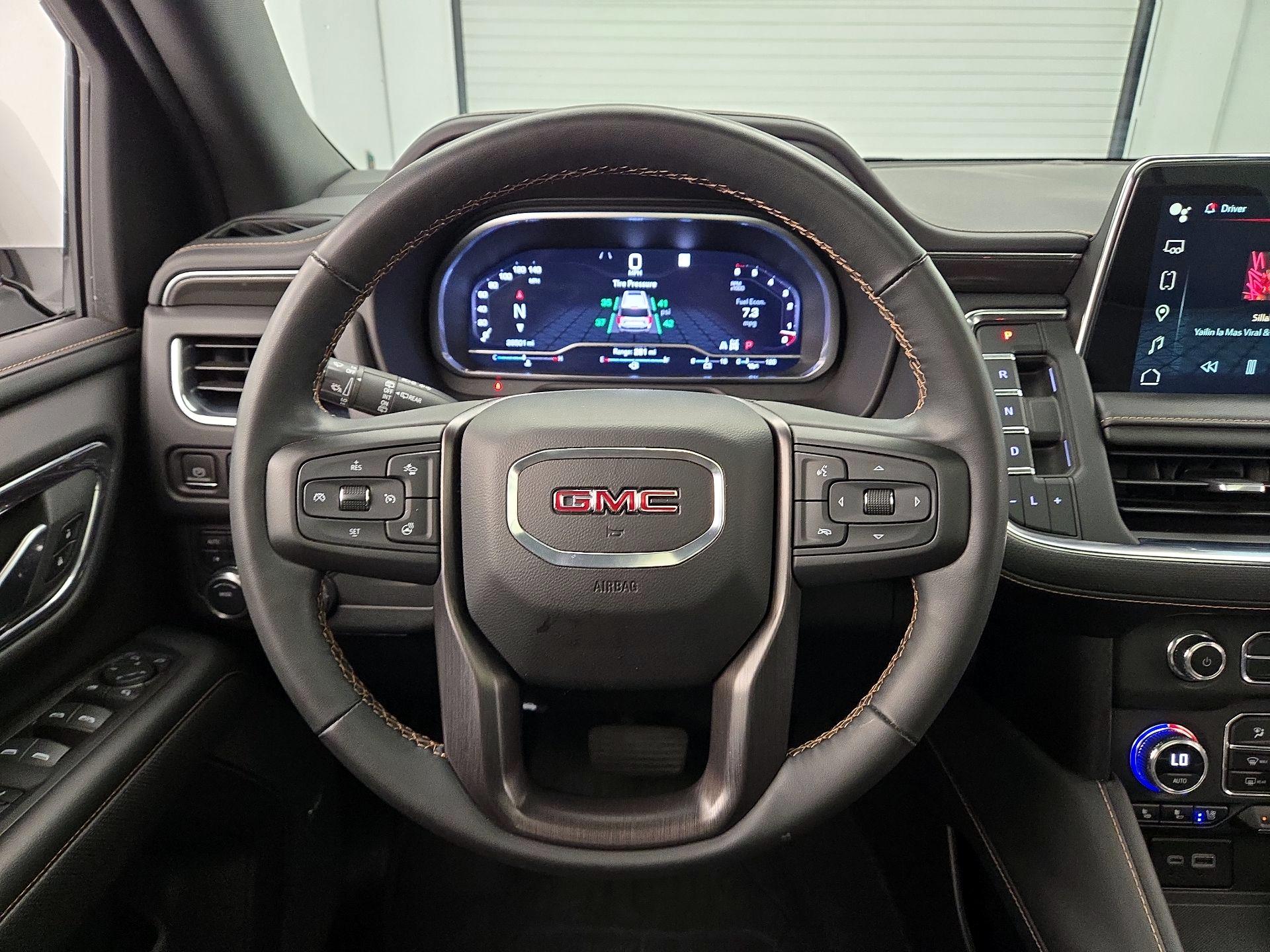 Thumbnail: 2023 GMC Yukon XL - 10