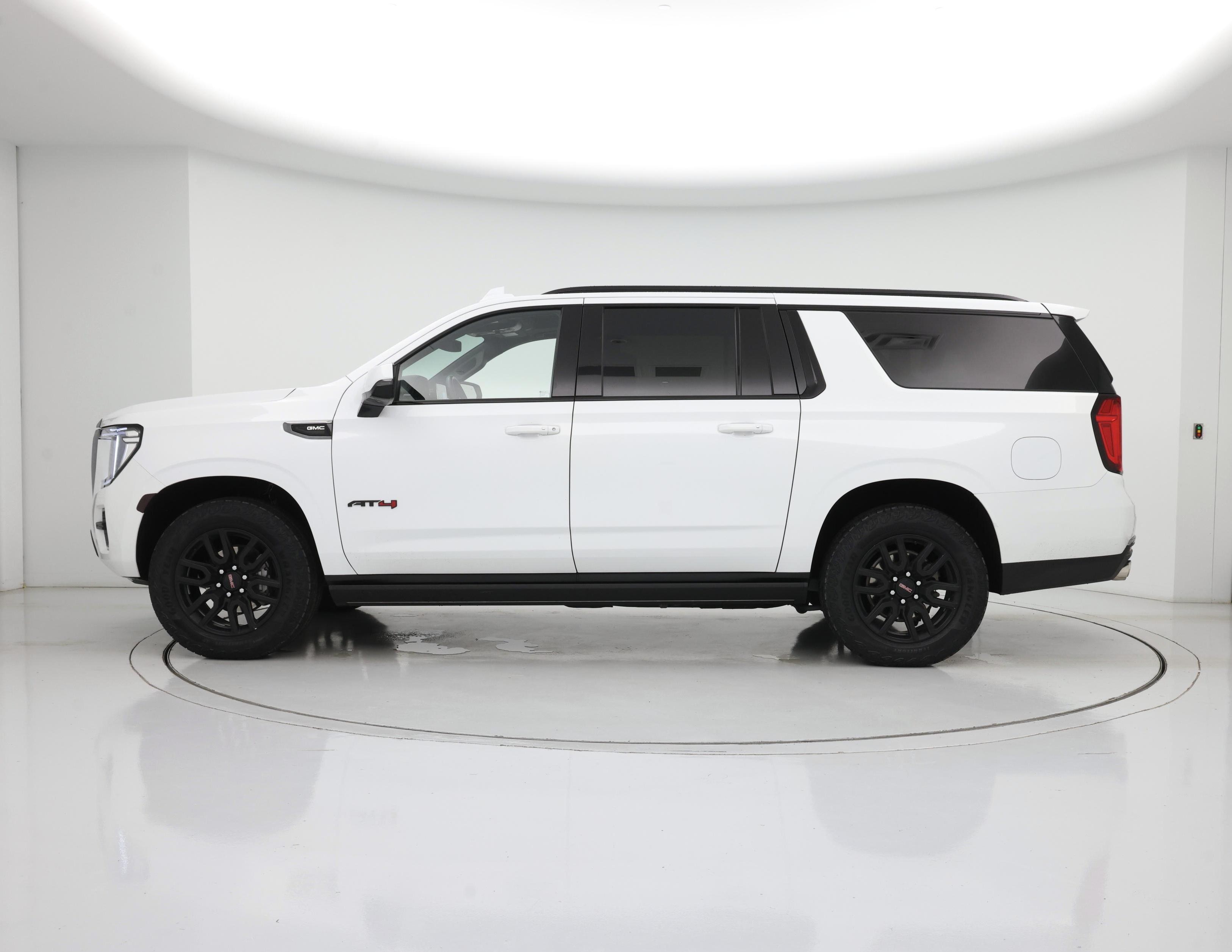 Thumbnail: 2023 GMC Yukon XL - 3