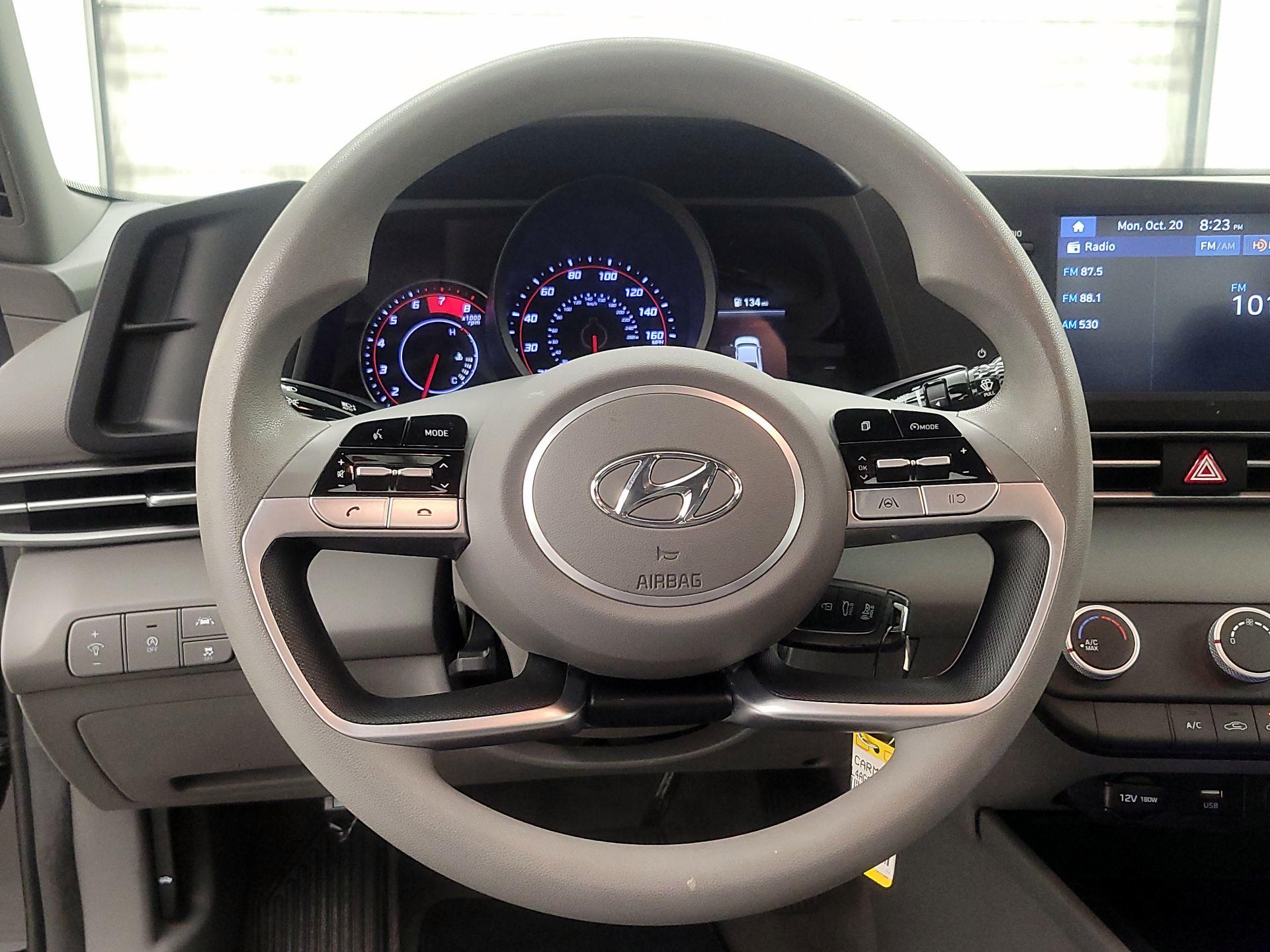 Thumbnail: 2022 Hyundai Elantra - 10