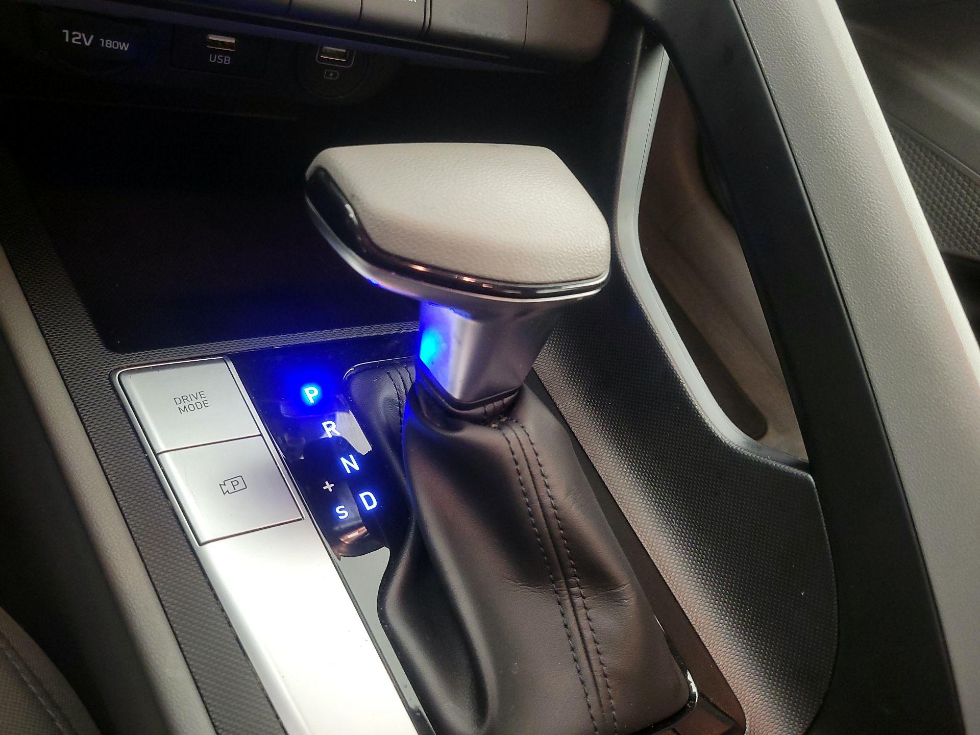 Thumbnail: 2022 Hyundai Elantra - 17