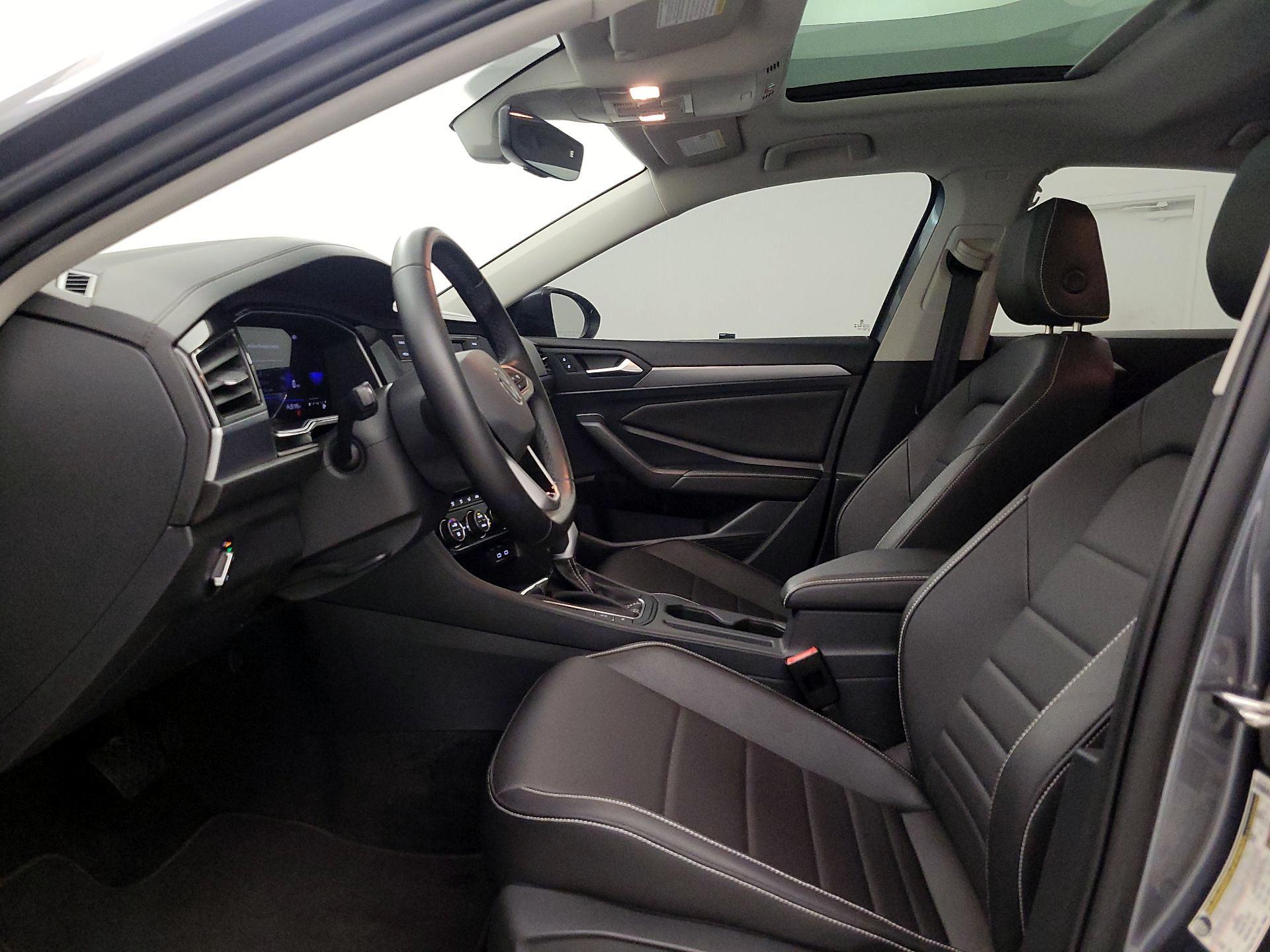 Thumbnail: 2023 Volkswagen Jetta - 11