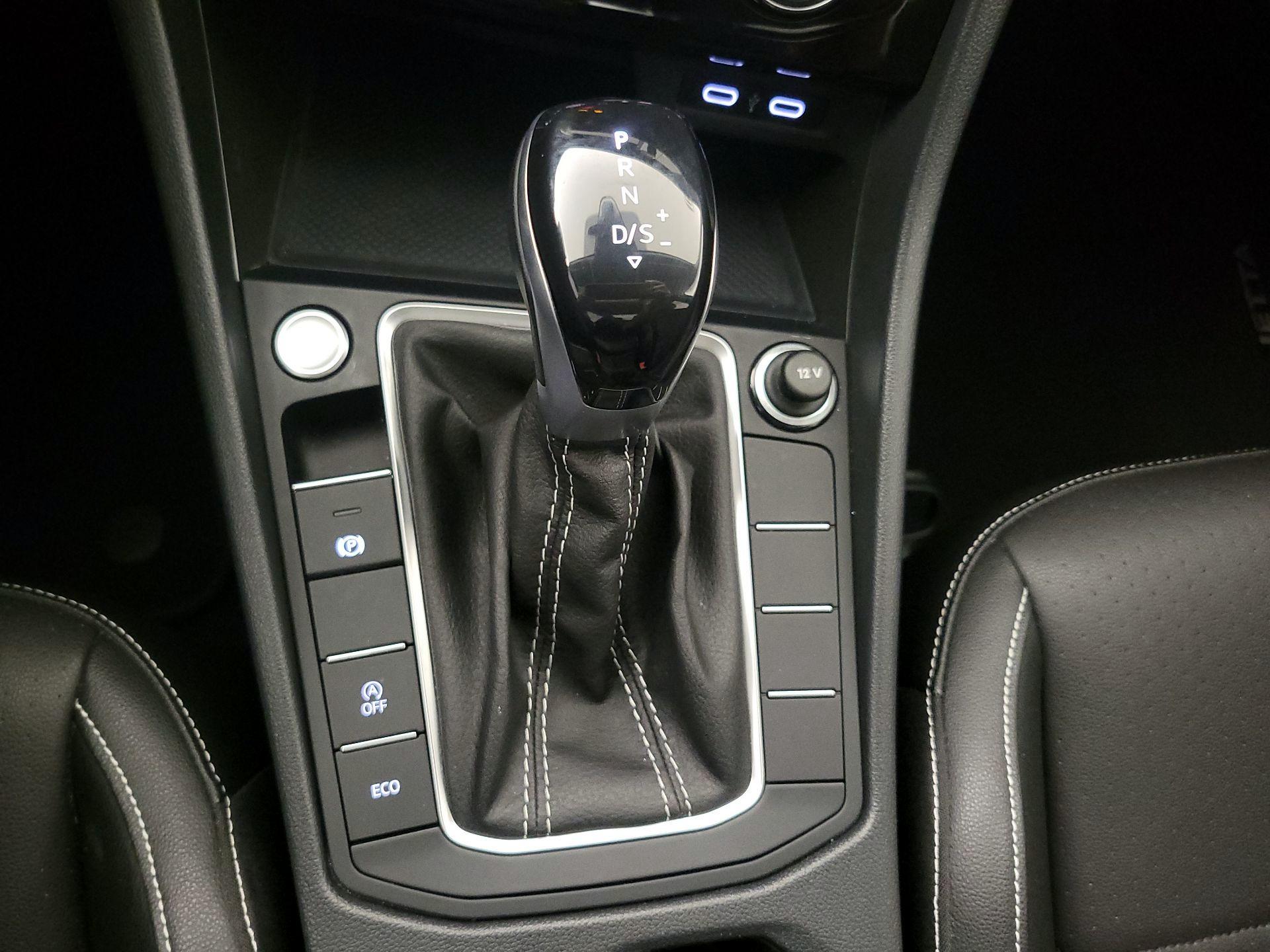 Thumbnail: 2023 Volkswagen Jetta - 17