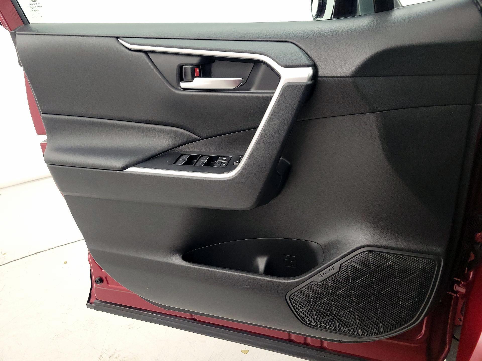 Thumbnail: 2023 Toyota RAV4 - 12