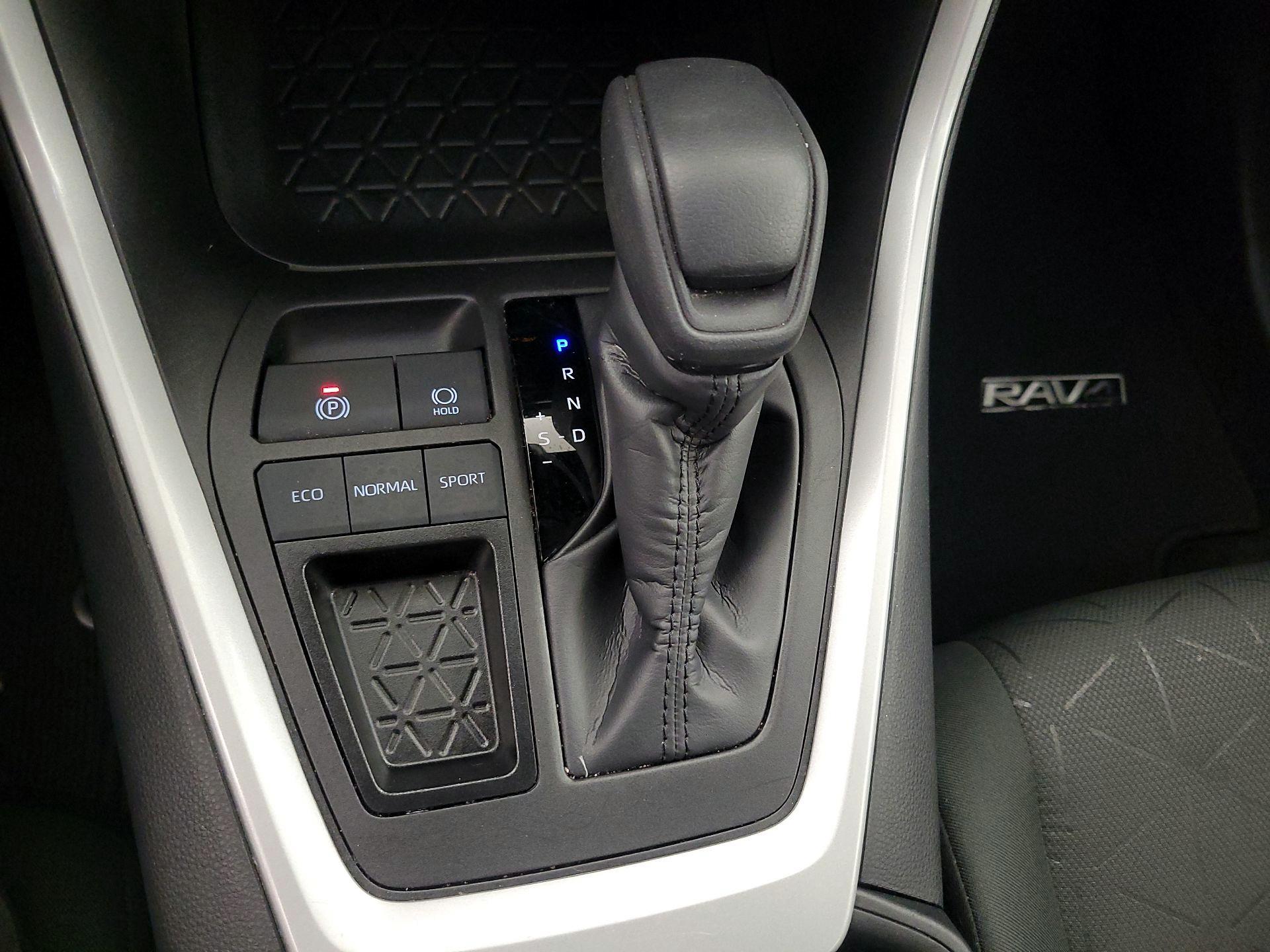 Thumbnail: 2023 Toyota RAV4 - 17