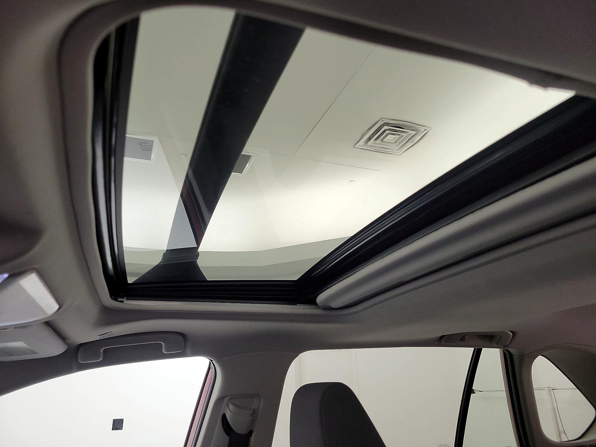 Thumbnail: 2023 Toyota RAV4 - 19