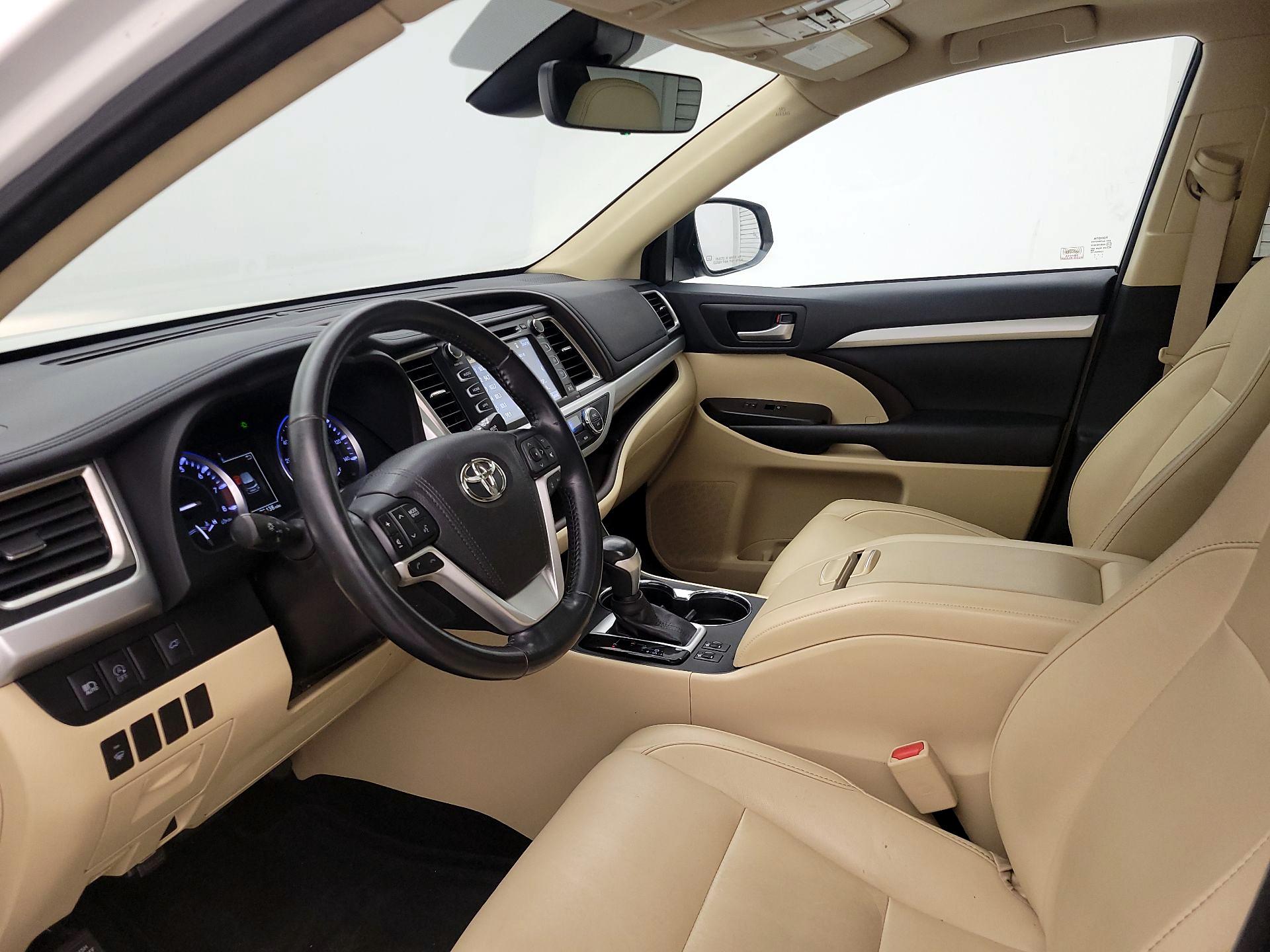 Thumbnail: 2017 Toyota Highlander - 11