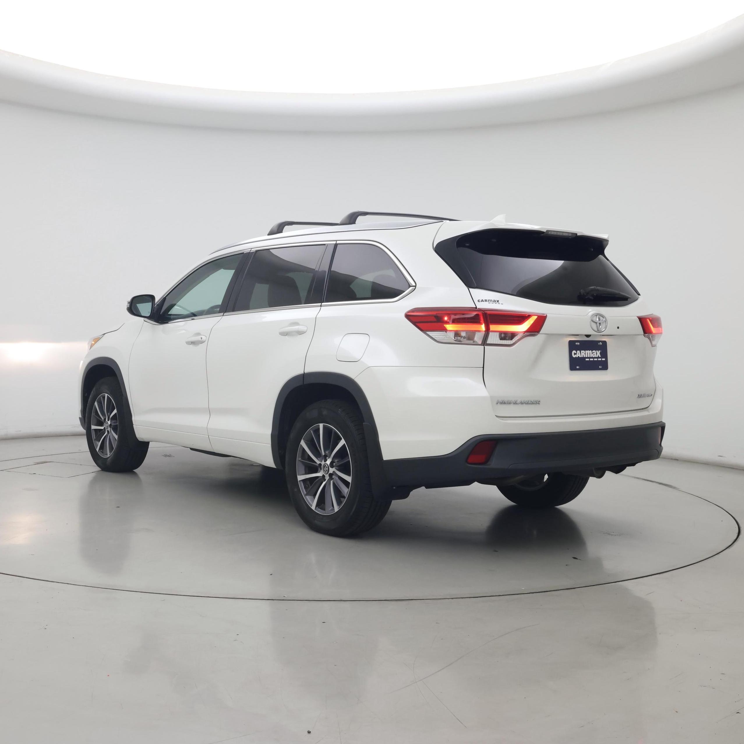 Thumbnail: 2017 Toyota Highlander - 2