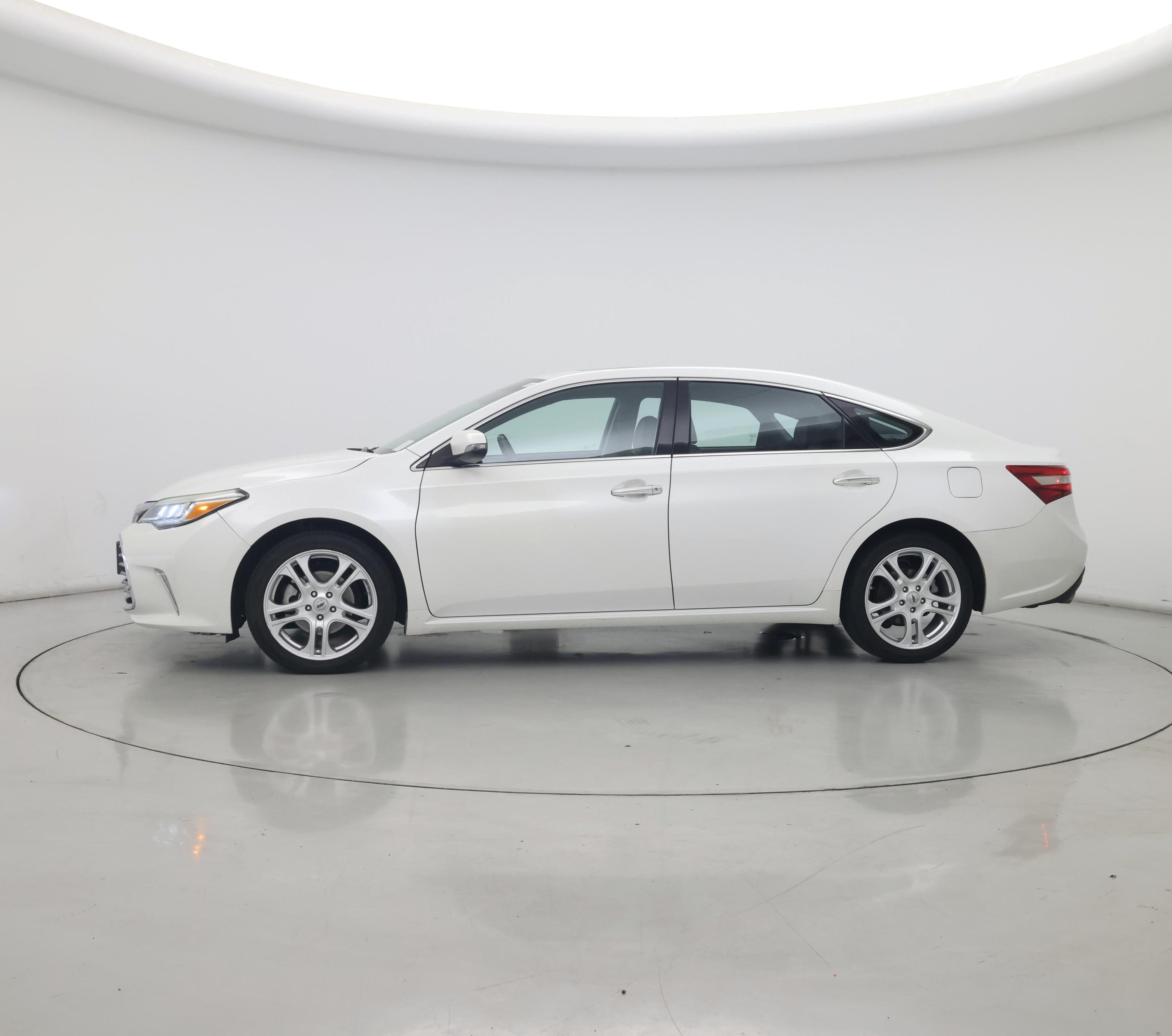 Thumbnail: 2017 Toyota Avalon - 3