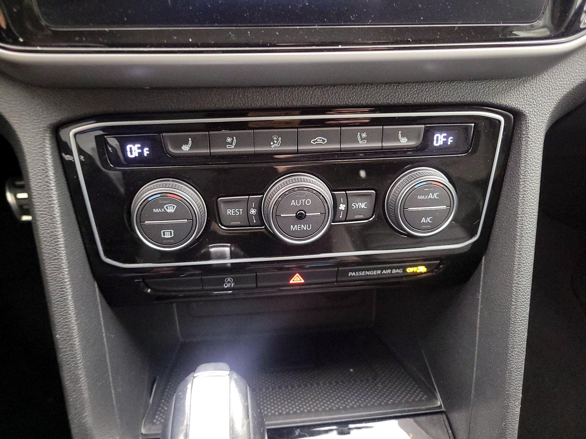 Thumbnail: 2022 Volkswagen Atlas - 17