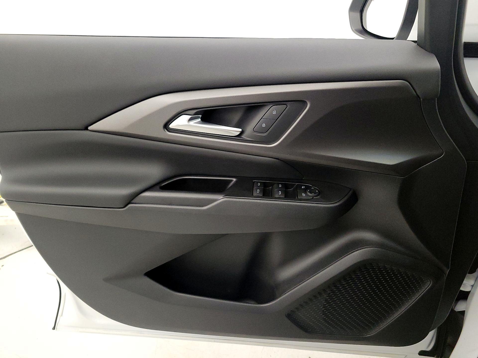 Thumbnail: 2025 Chevrolet Equinox - 12