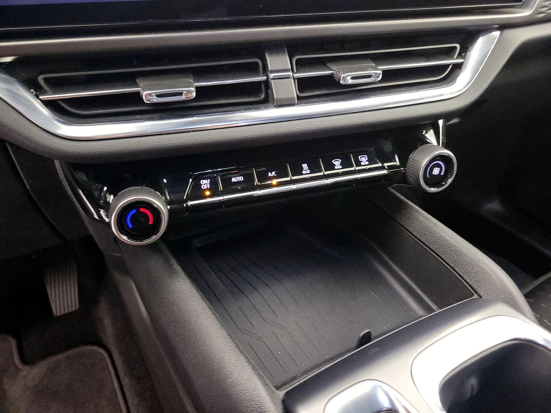 Thumbnail: 2025 Chevrolet Equinox - 16