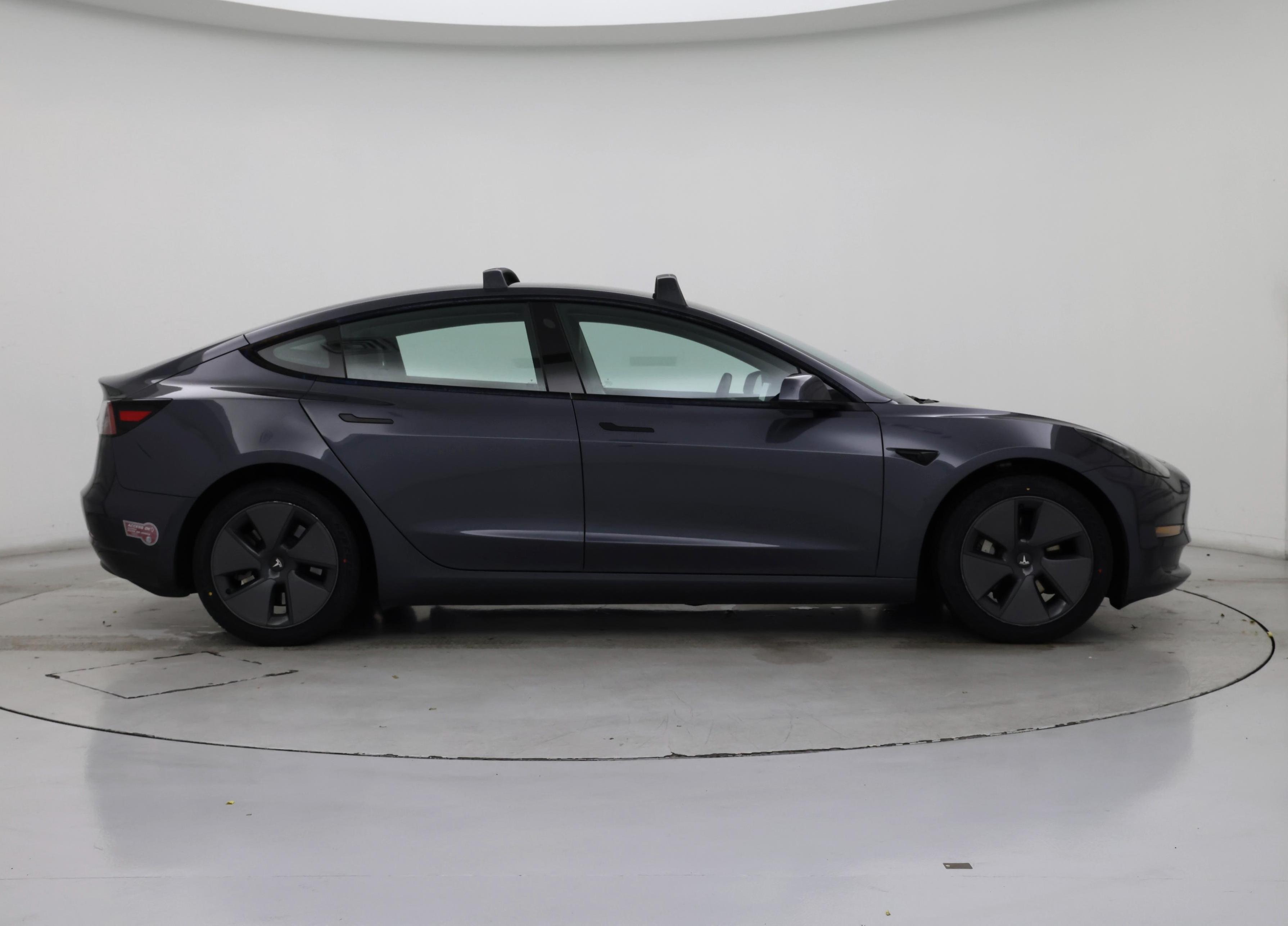Thumbnail: 2023 Tesla Model 3 - 7