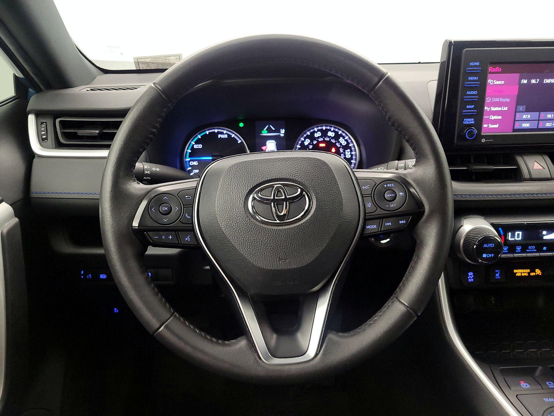 Thumbnail: 2022 Toyota RAV4 - 10