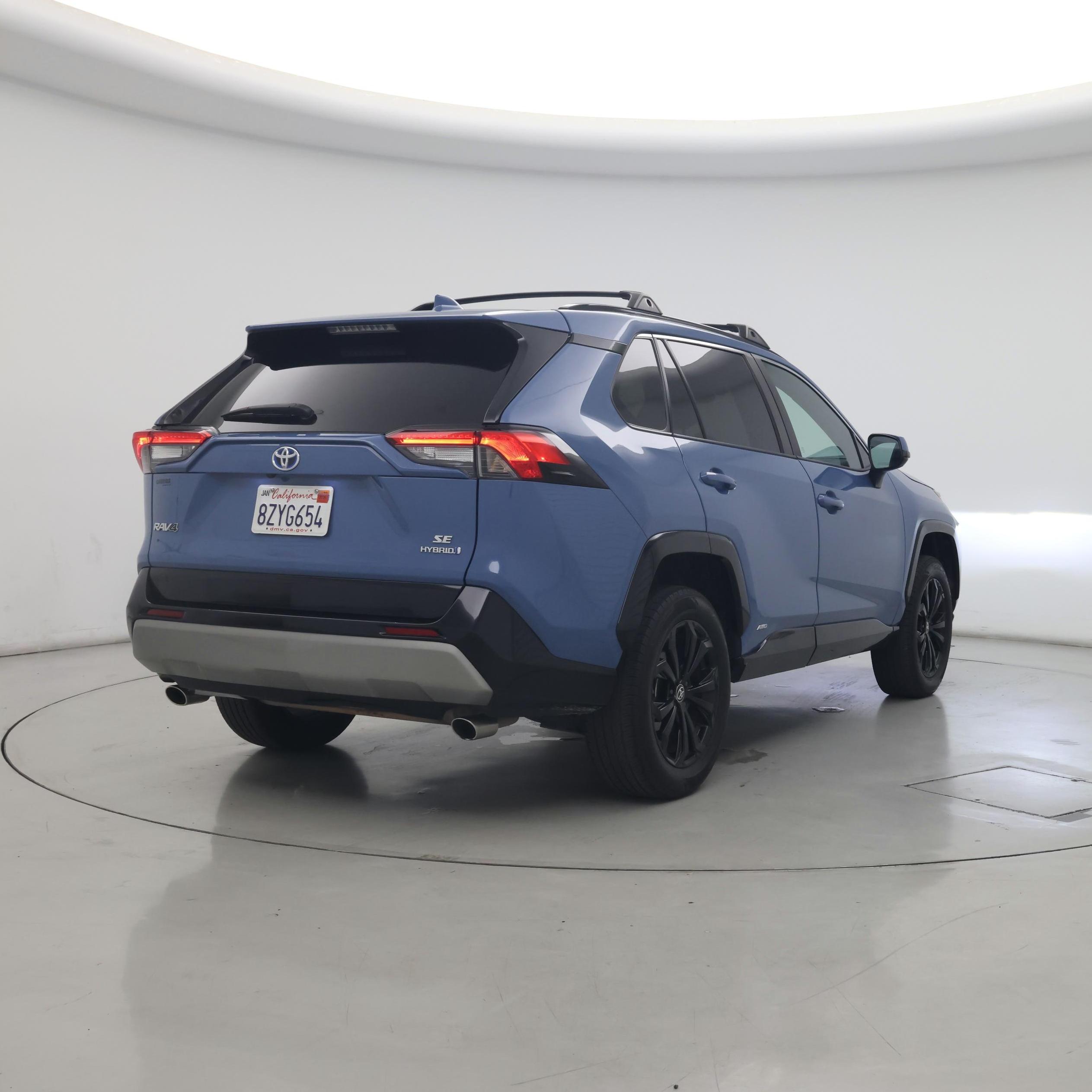 Thumbnail: 2022 Toyota RAV4 - 8