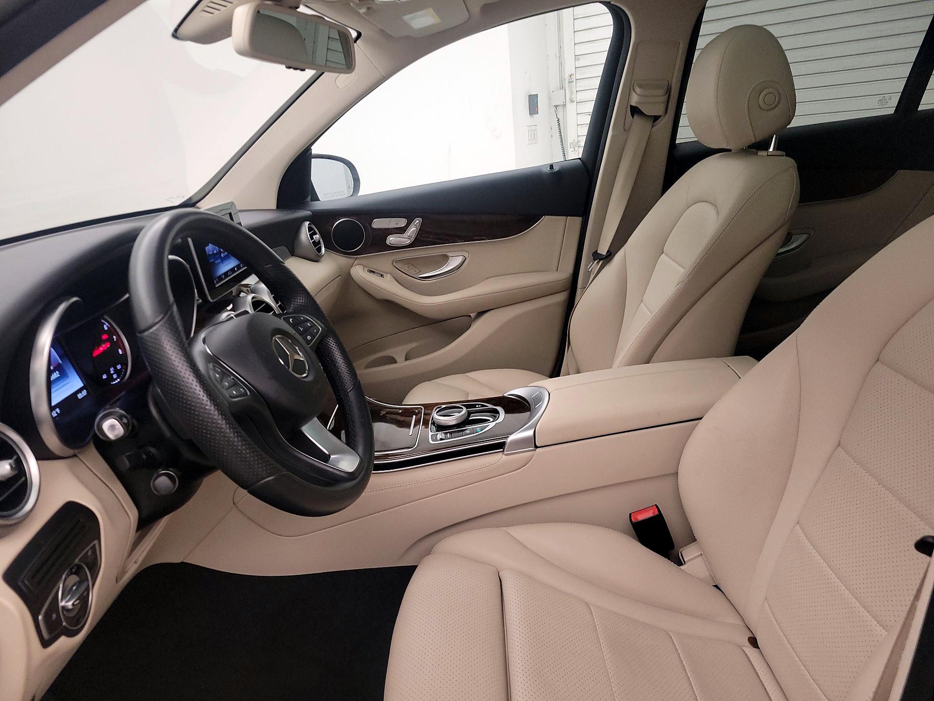 Thumbnail: 2017 Mercedes-Benz GLC - 11