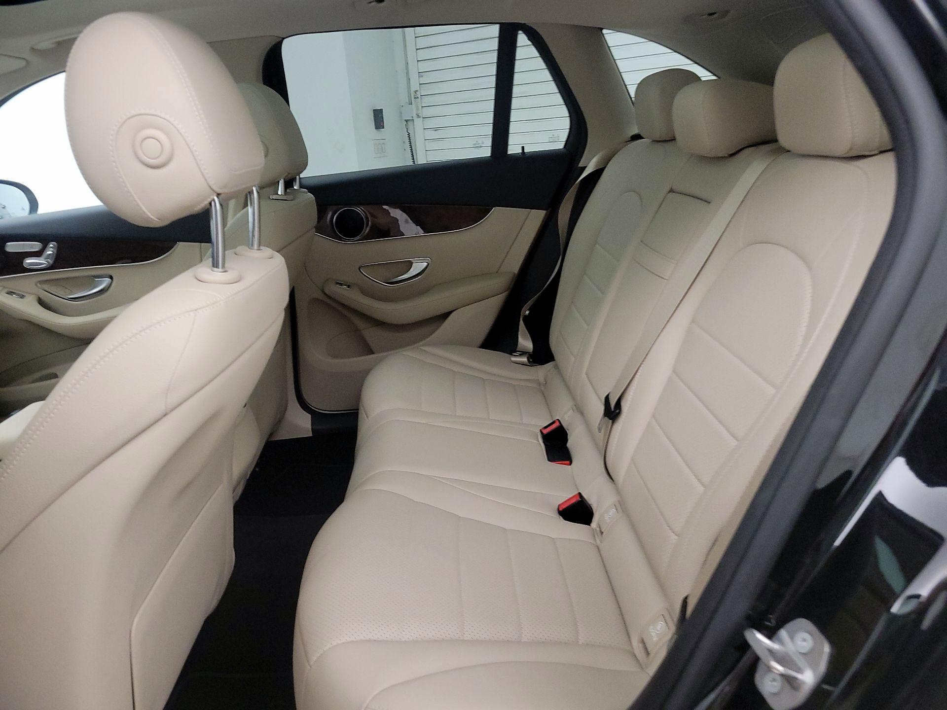 Thumbnail: 2017 Mercedes-Benz GLC - 19