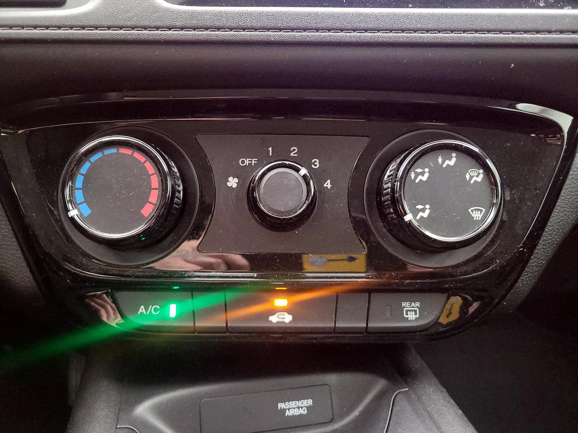 Thumbnail: 2016 Honda HR-V - 16
