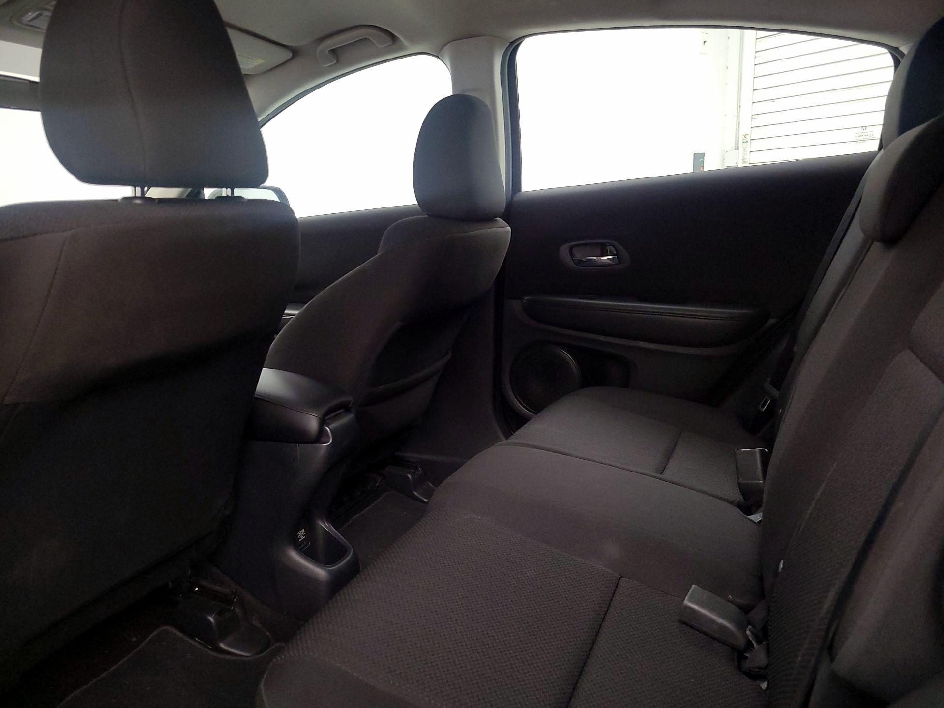 Thumbnail: 2016 Honda HR-V - 19