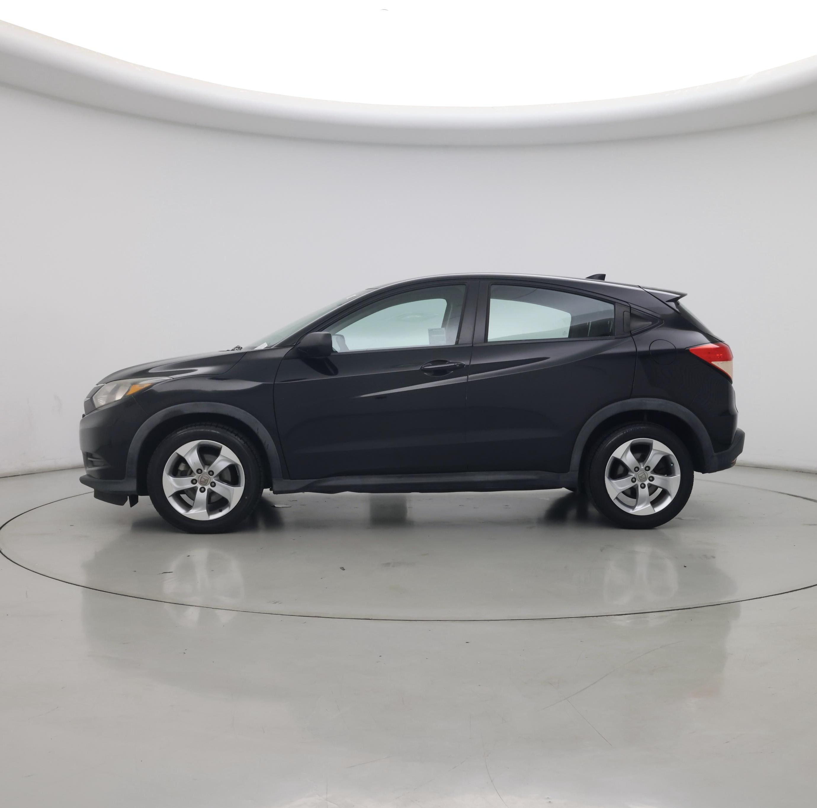 Thumbnail: 2016 Honda HR-V - 3