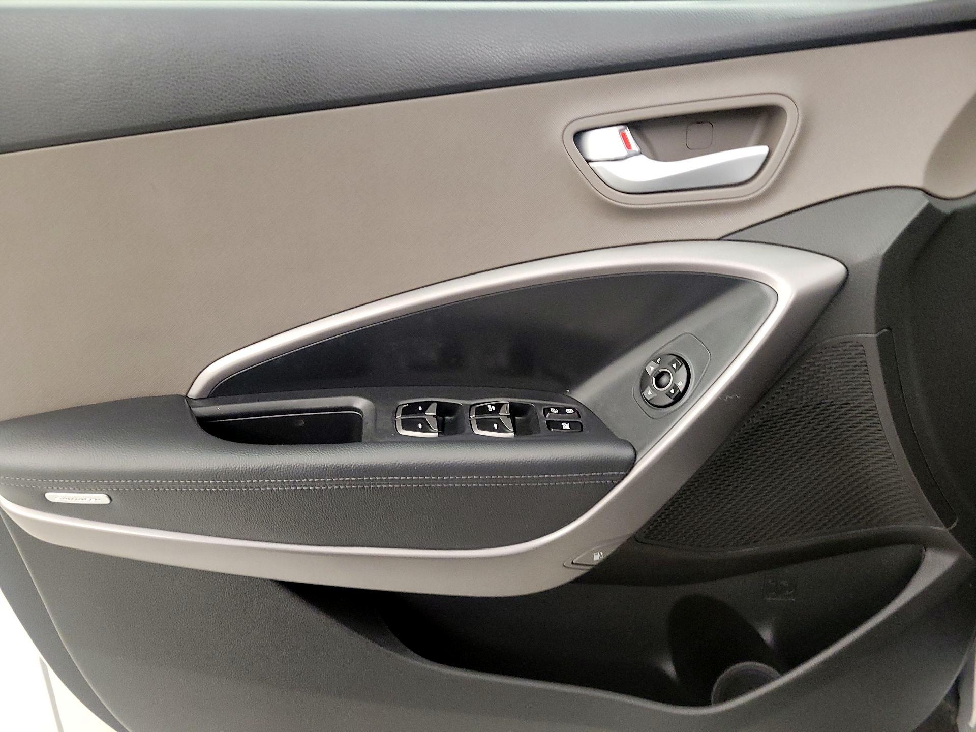 Thumbnail: 2014 Hyundai Santa Fe - 12