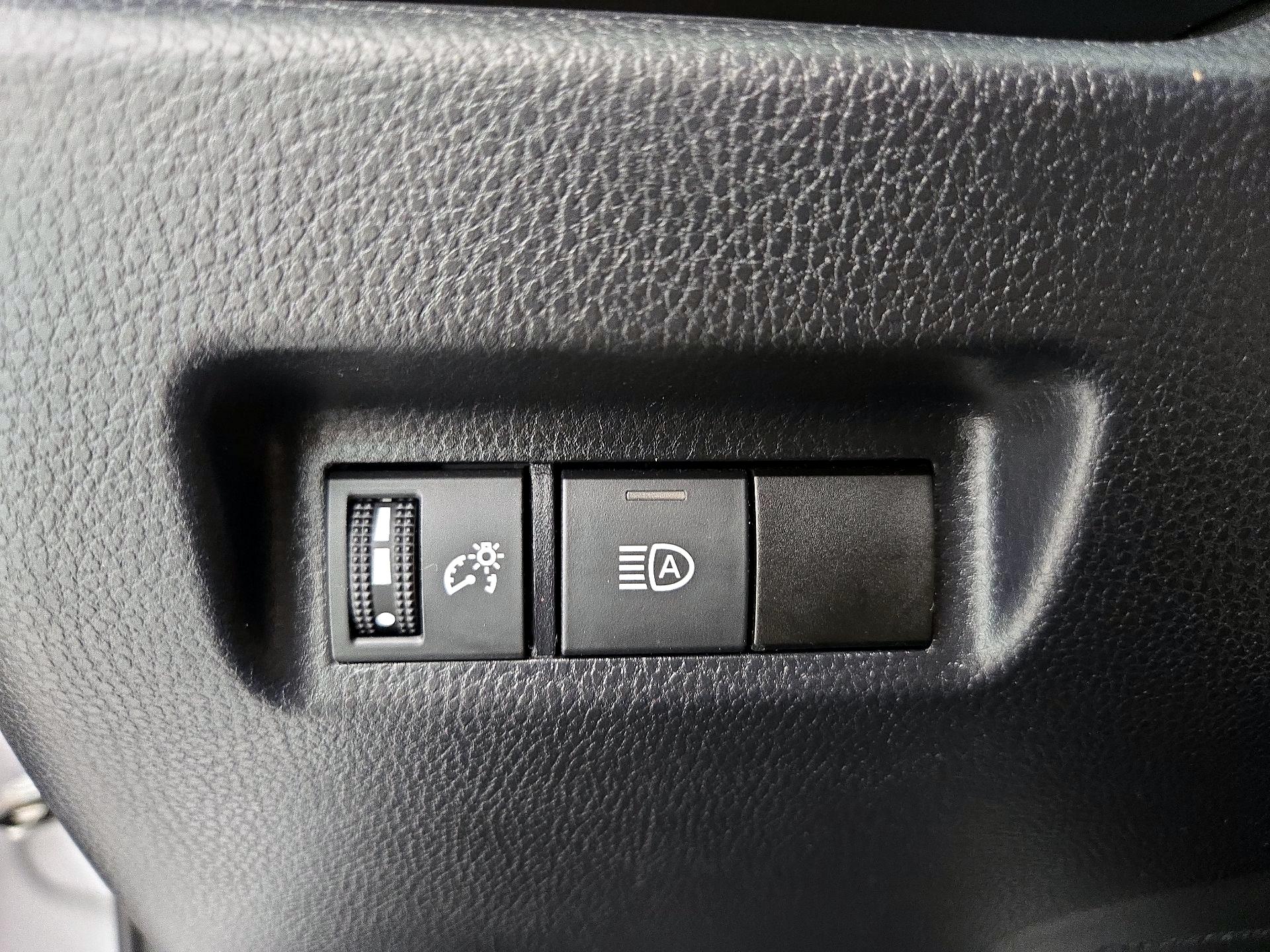 Thumbnail: 2020 Toyota RAV4 - 13