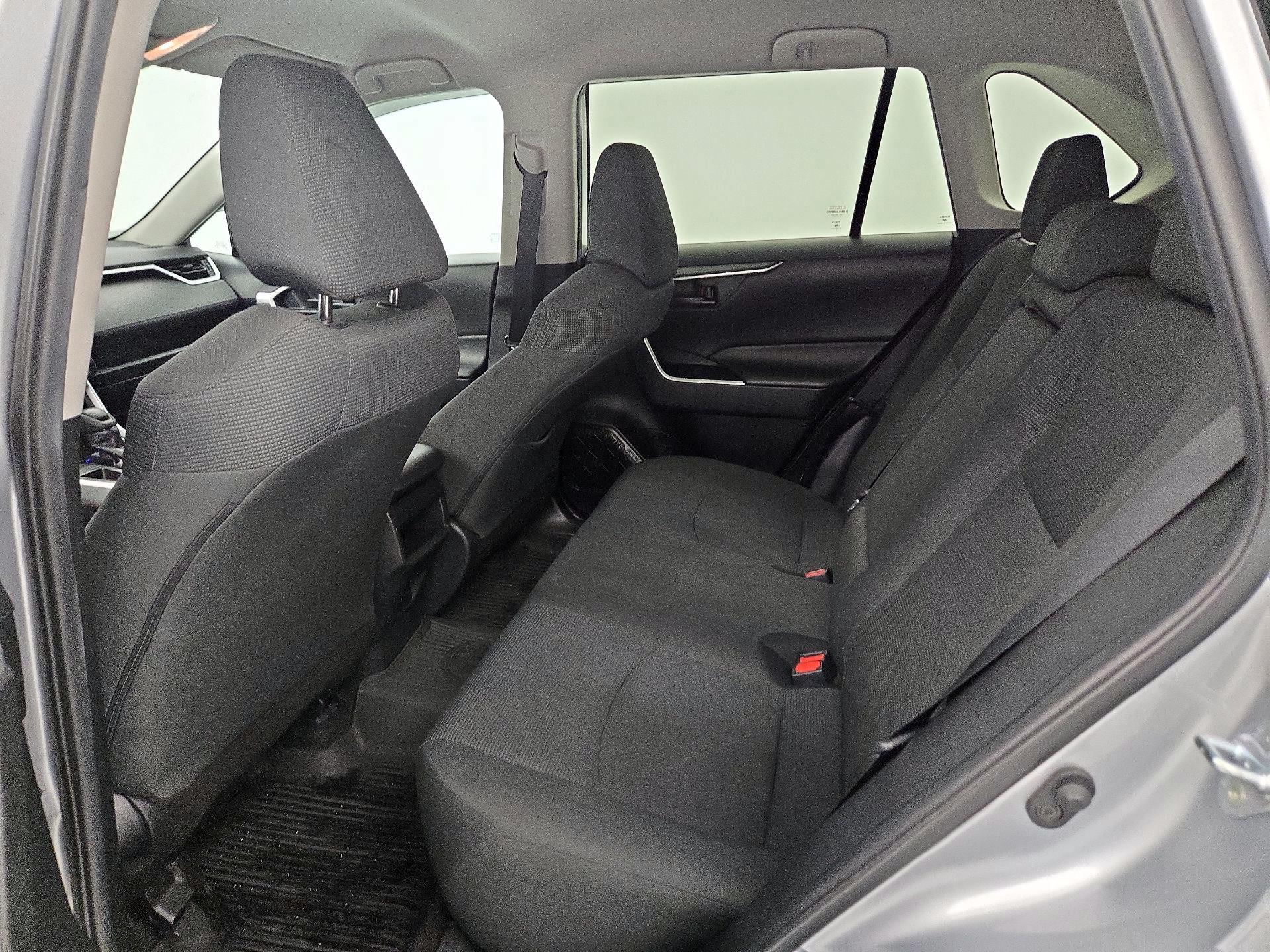 Thumbnail: 2020 Toyota RAV4 - 19